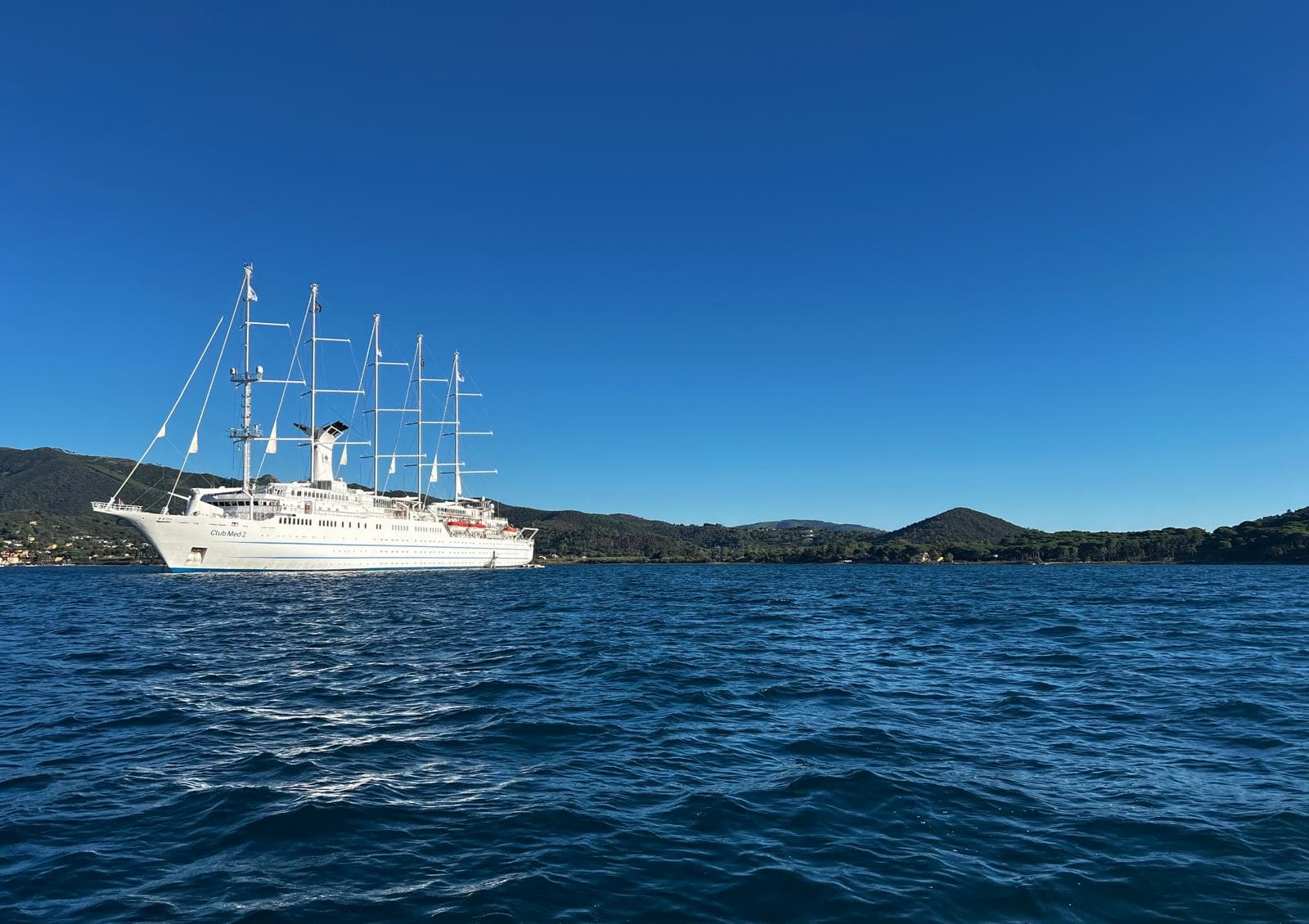 Photo 7 - Croisière Club Med 2 (blurred background)