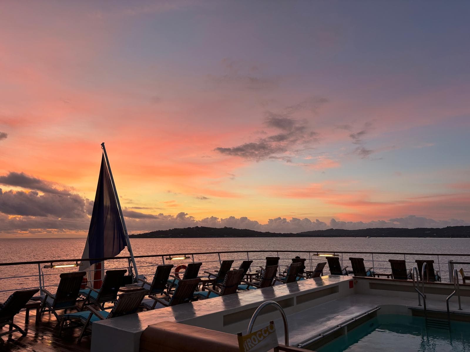 Photo 9 - Croisière Club Med 2 (blurred background)