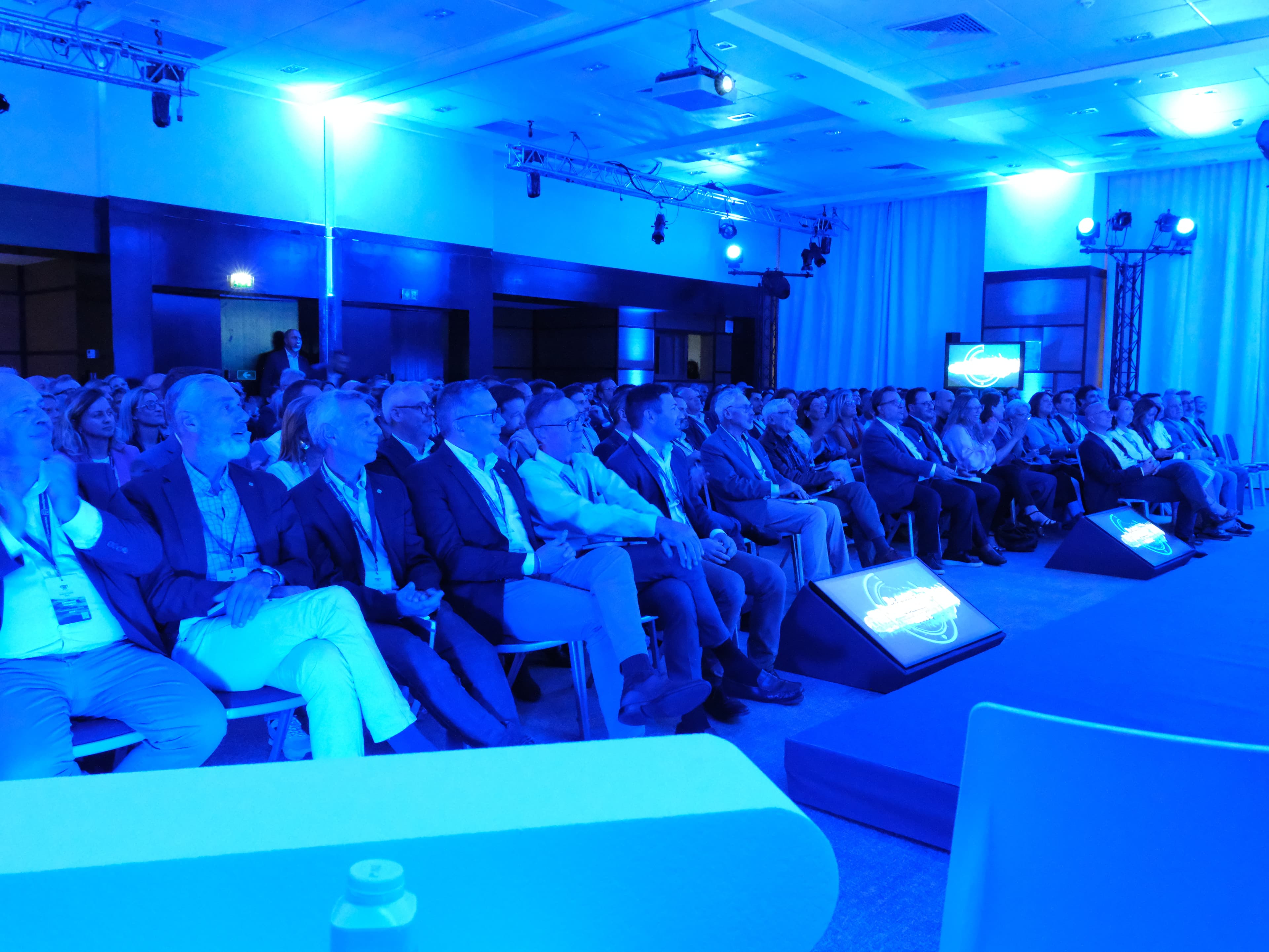 Photo 13 - Croisière Club Med 2 (blurred background)