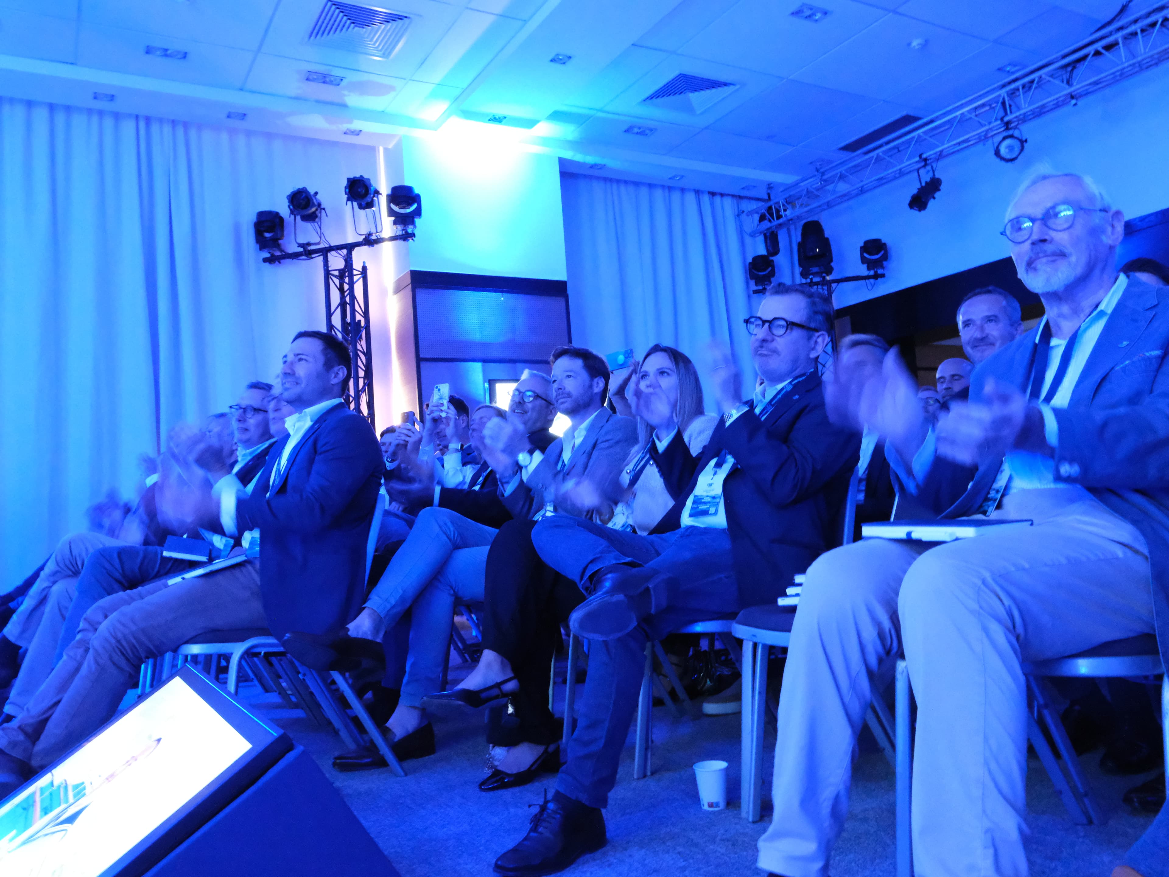 Photo 15 - Croisière Club Med 2 (blurred background)