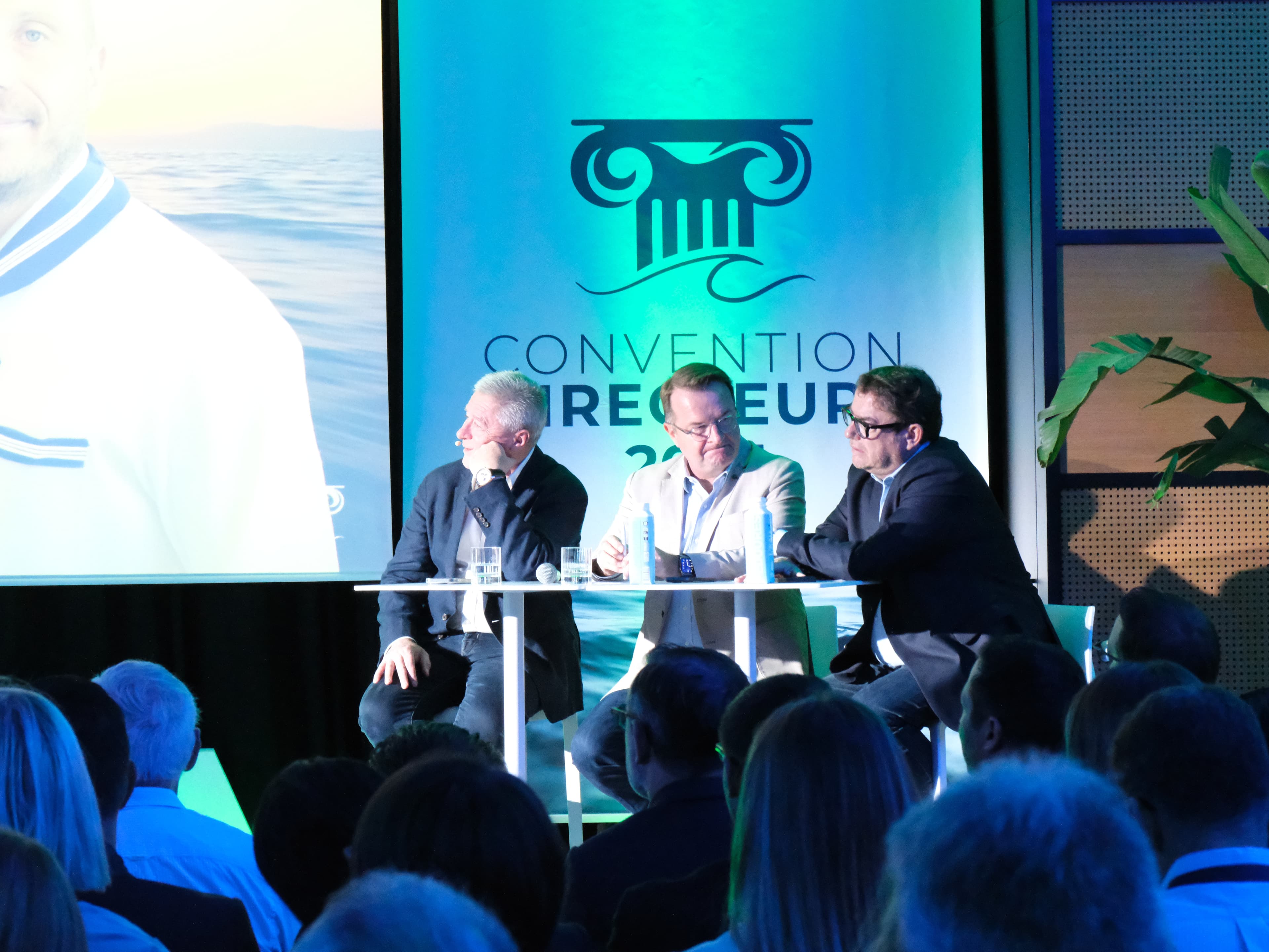 Photo 32 - Croisière Club Med 2 (blurred background)