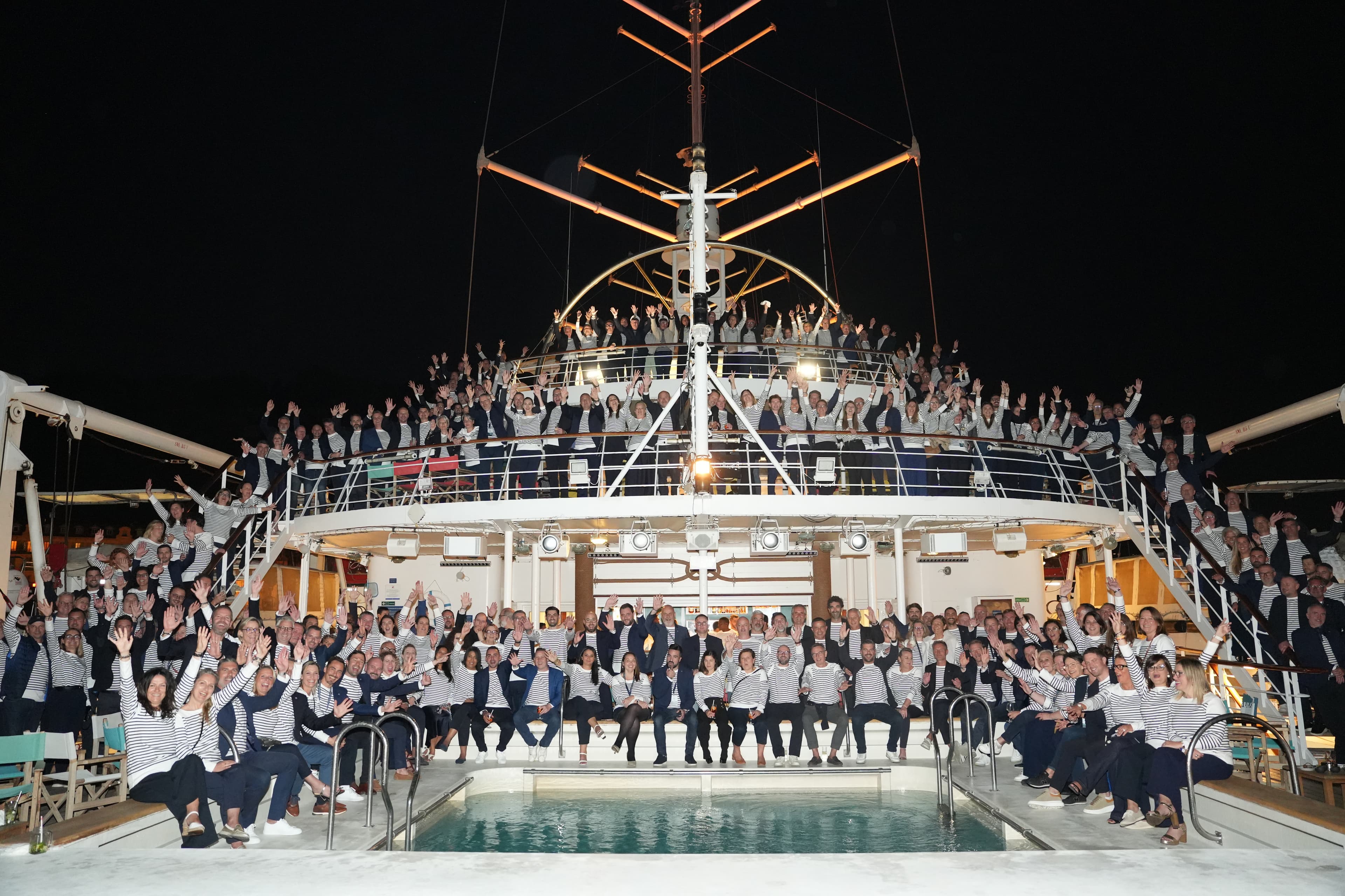 Photo 47 - Croisière Club Med 2 (blurred background)