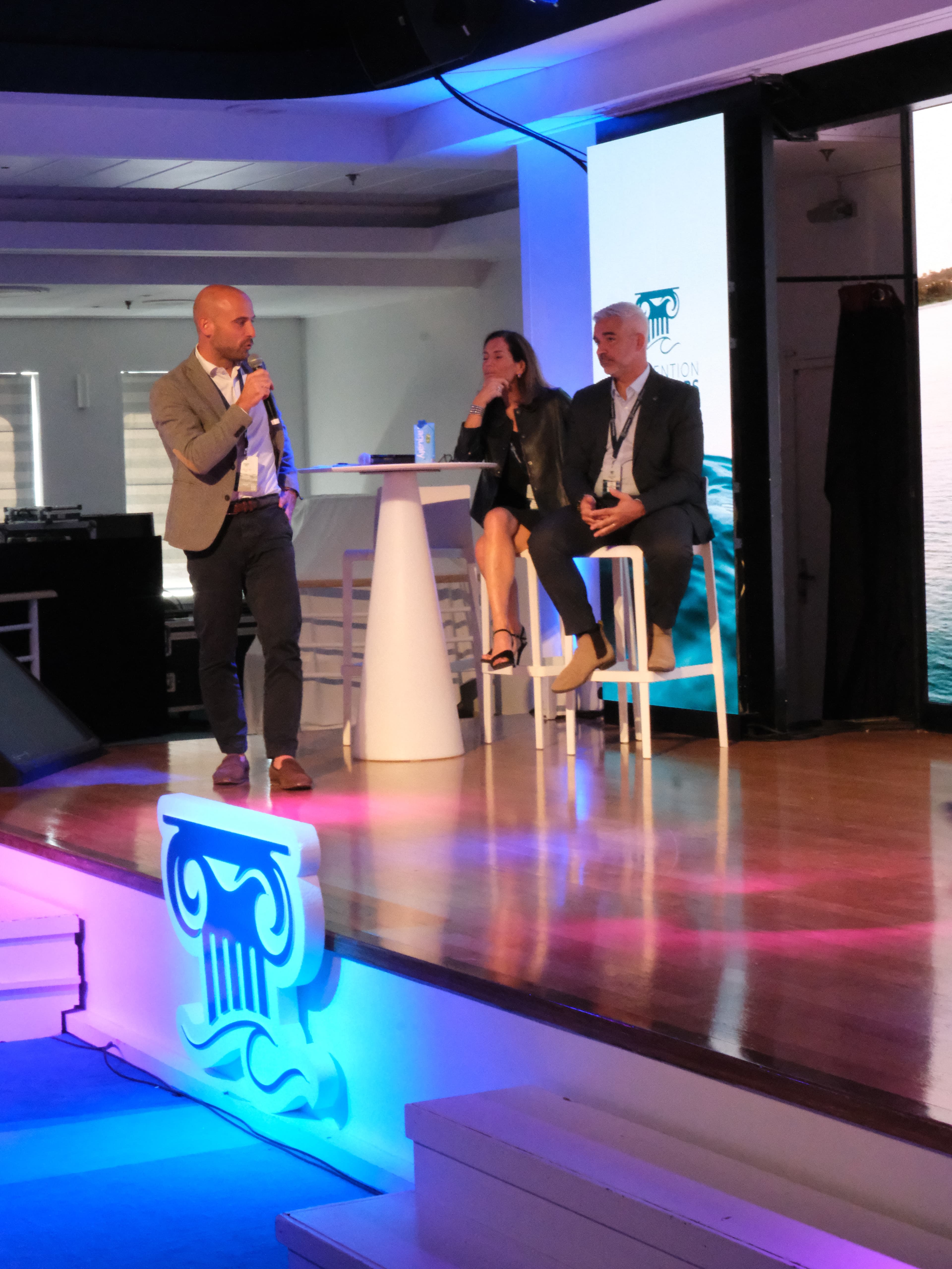 Photo 55 - Croisière Club Med 2 (blurred background)