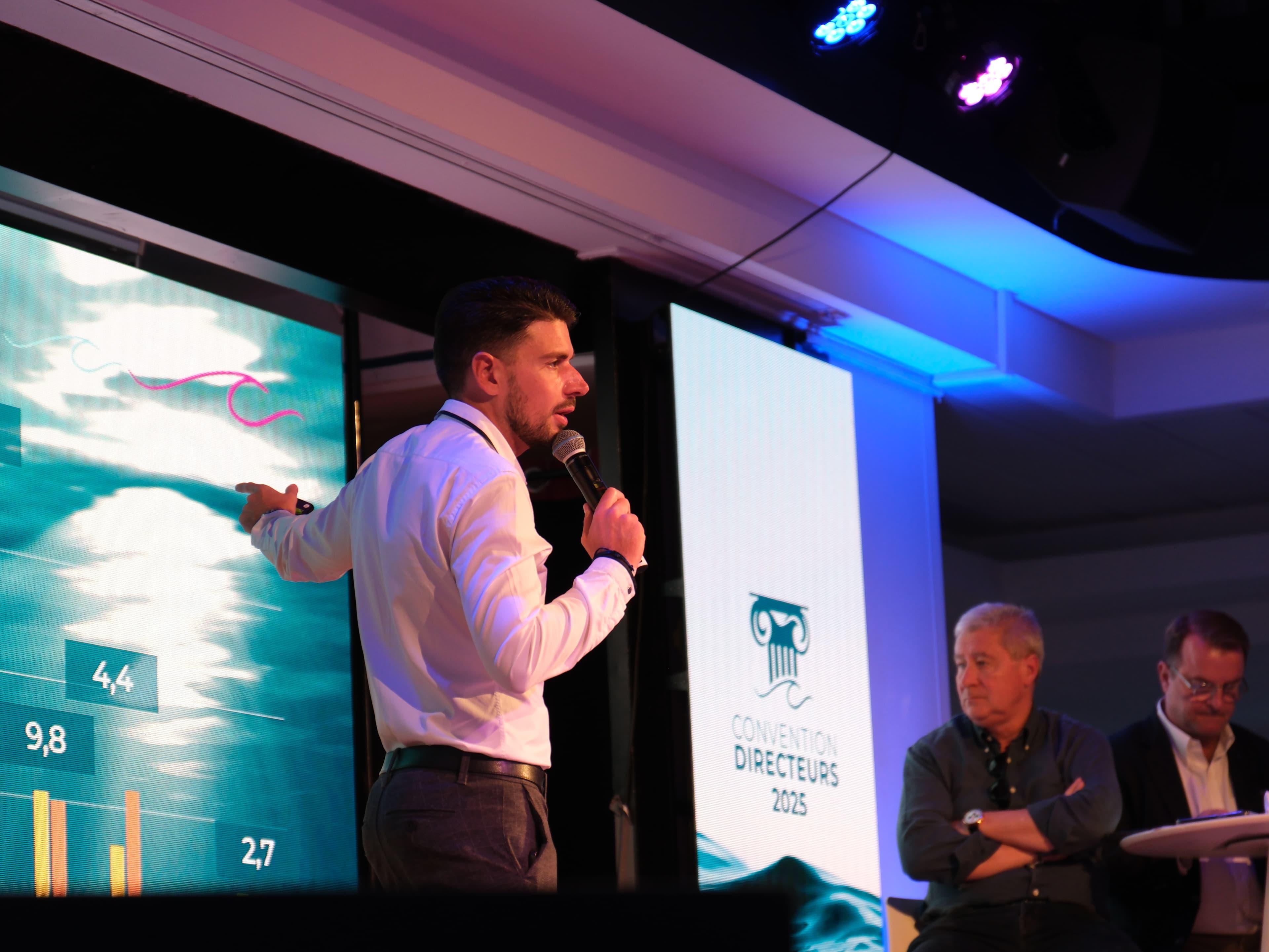 Photo 59 - Croisière Club Med 2 (blurred background)