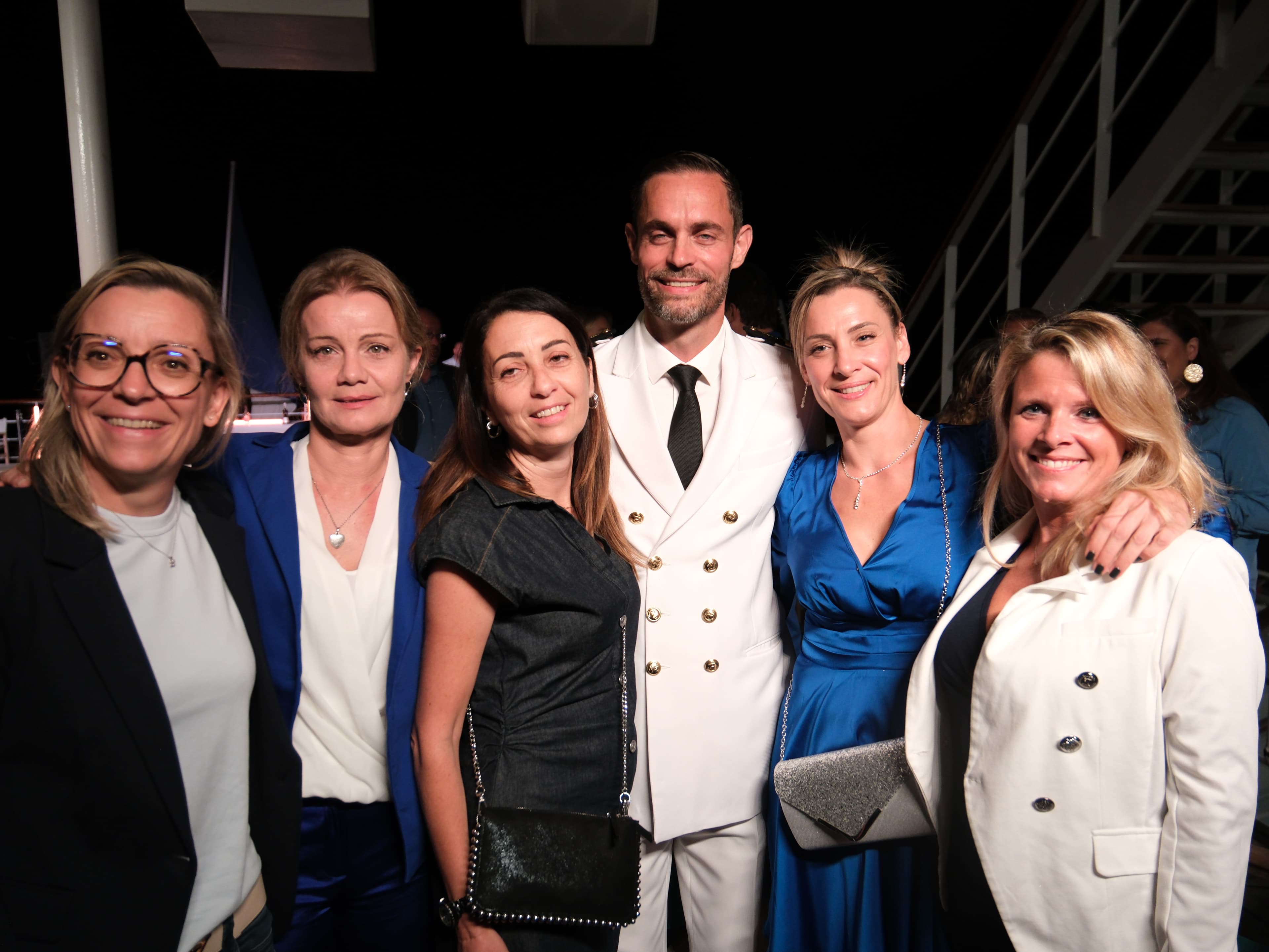 Photo 69 - Croisière Club Med 2 (blurred background)