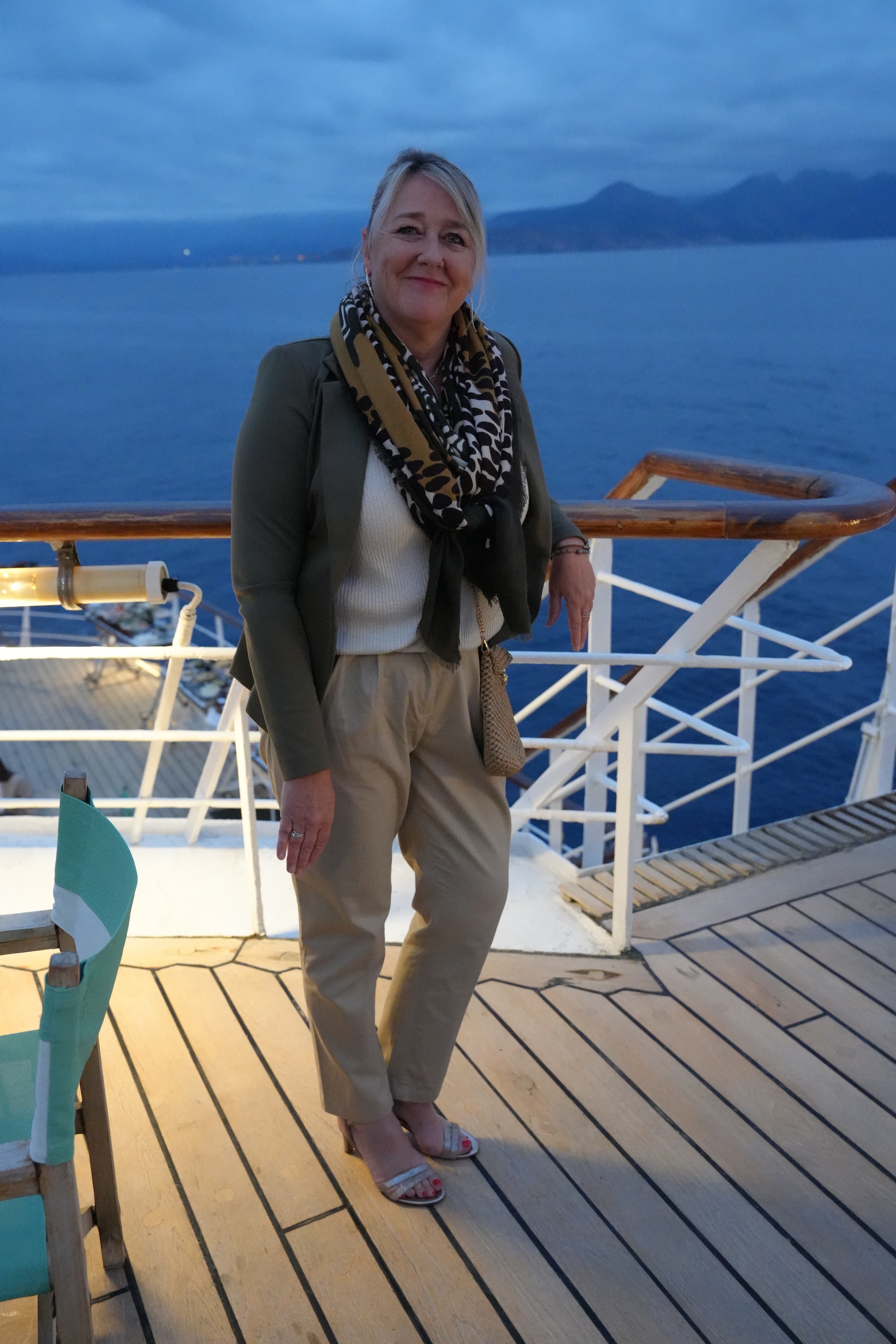 Photo 96 - Croisière Club Med 2 (blurred background)