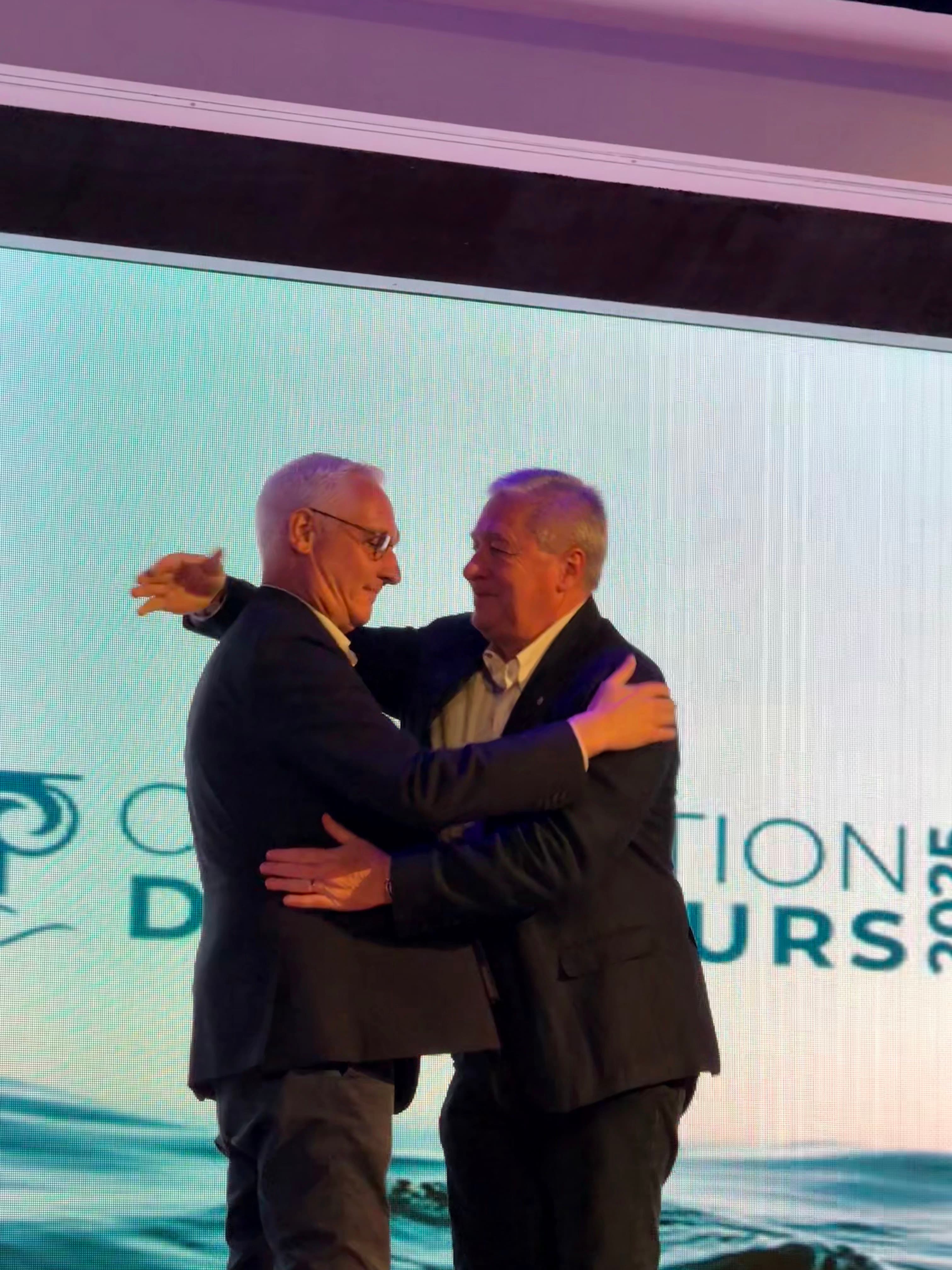 Photo 110 - Croisière Club Med 2 (blurred background)