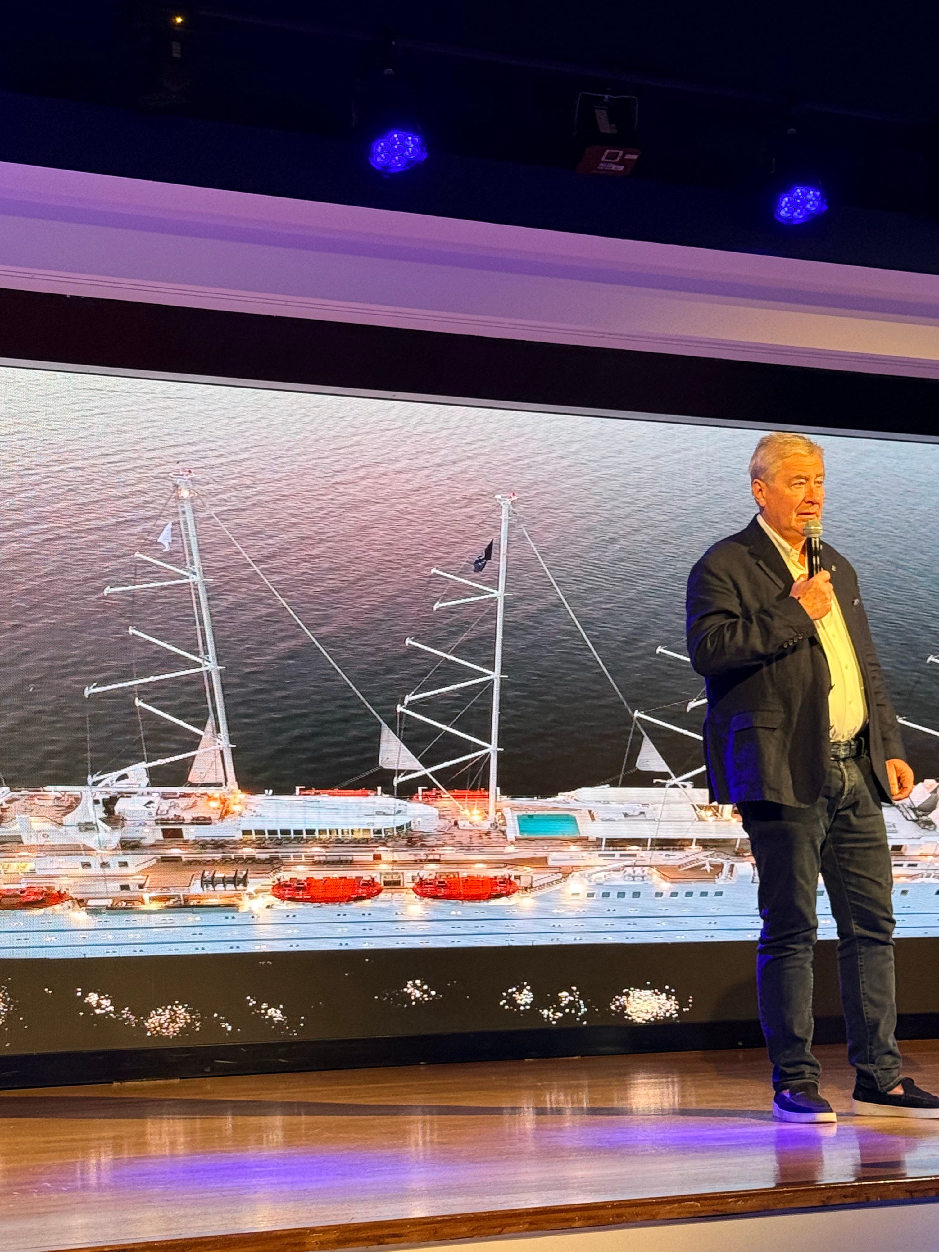 Photo 111 - Croisière Club Med 2 (blurred background)