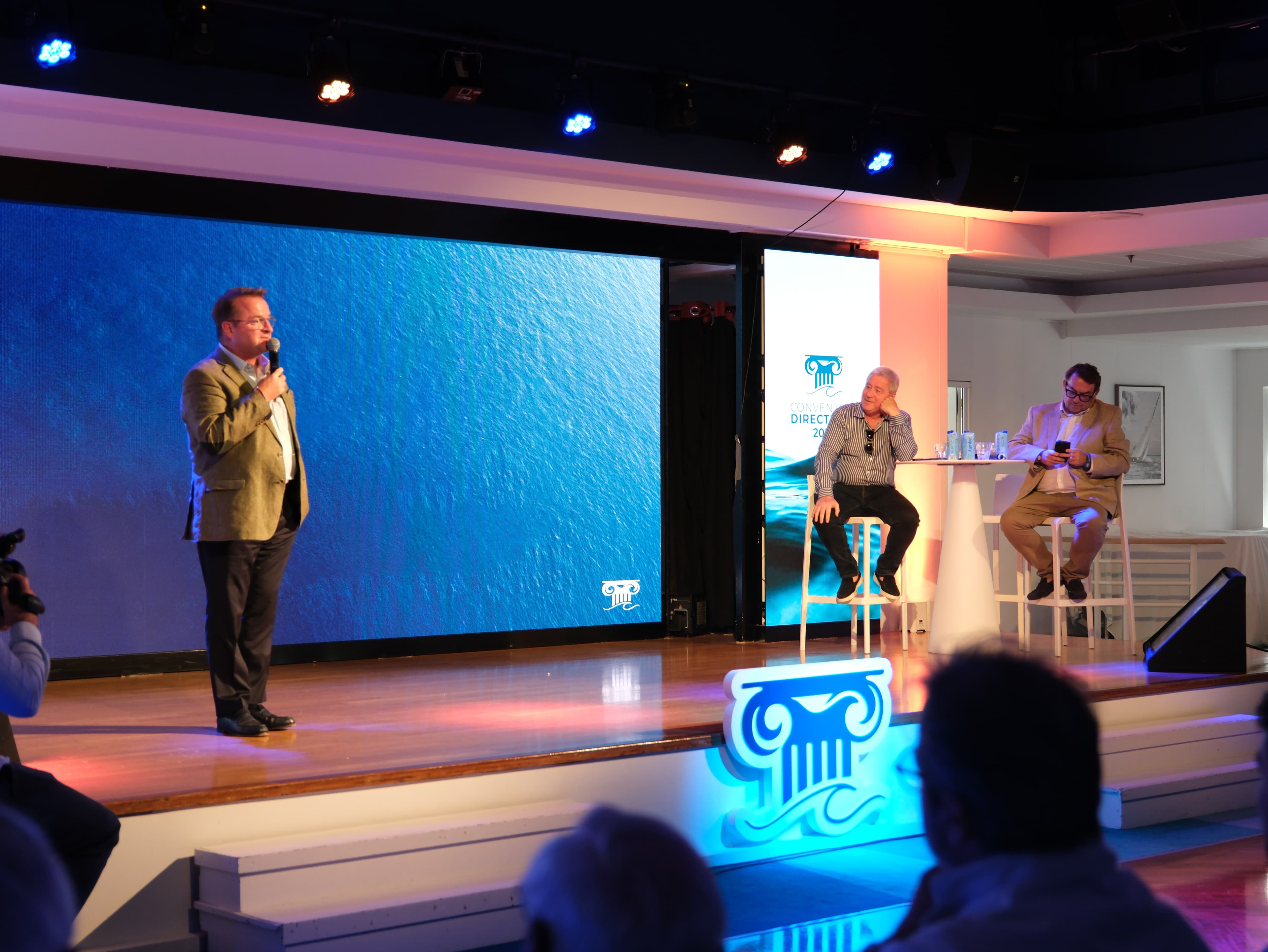 Photo 130 - Croisière Club Med 2 (blurred background)