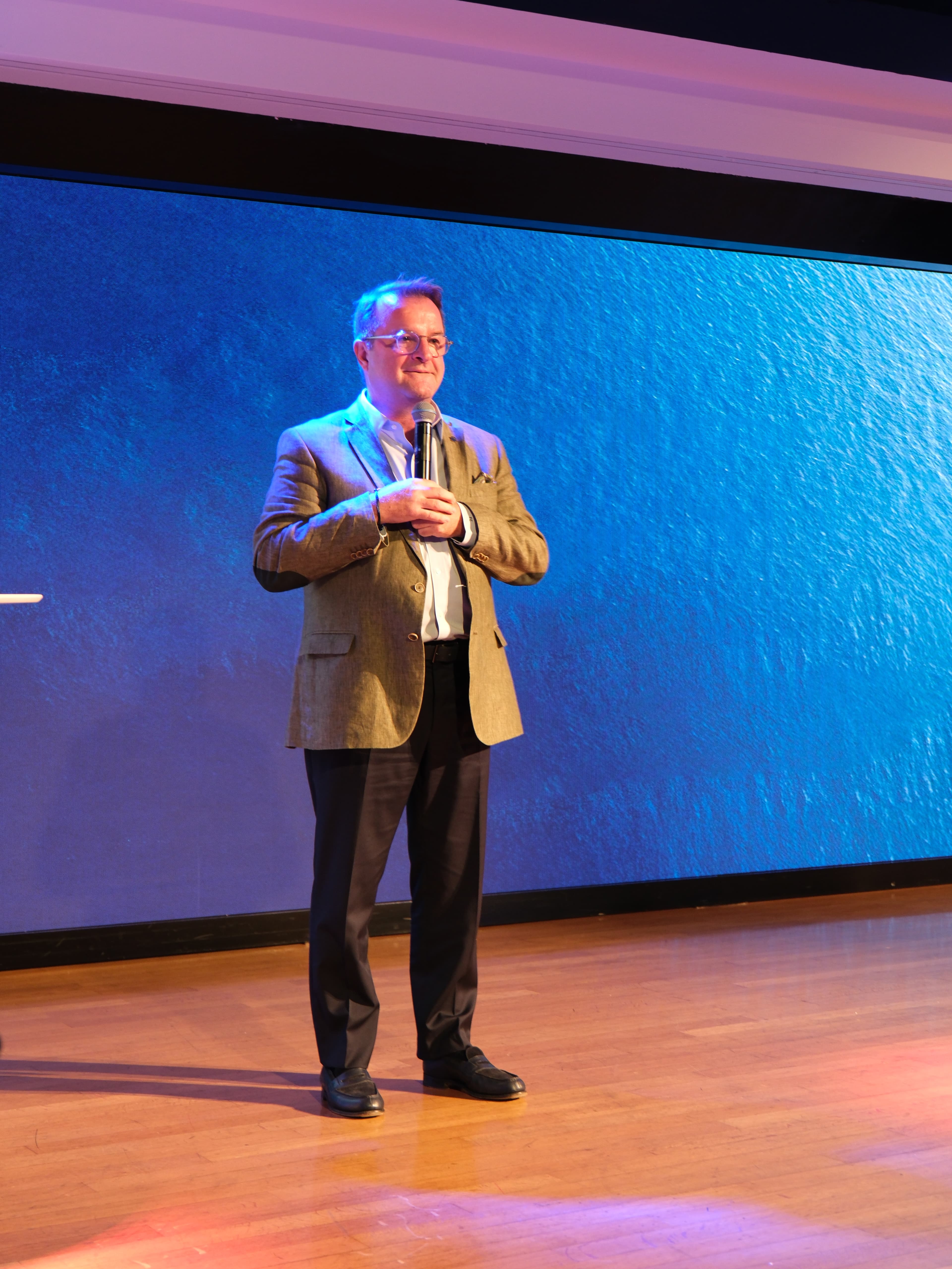 Photo 131 - Croisière Club Med 2 (blurred background)