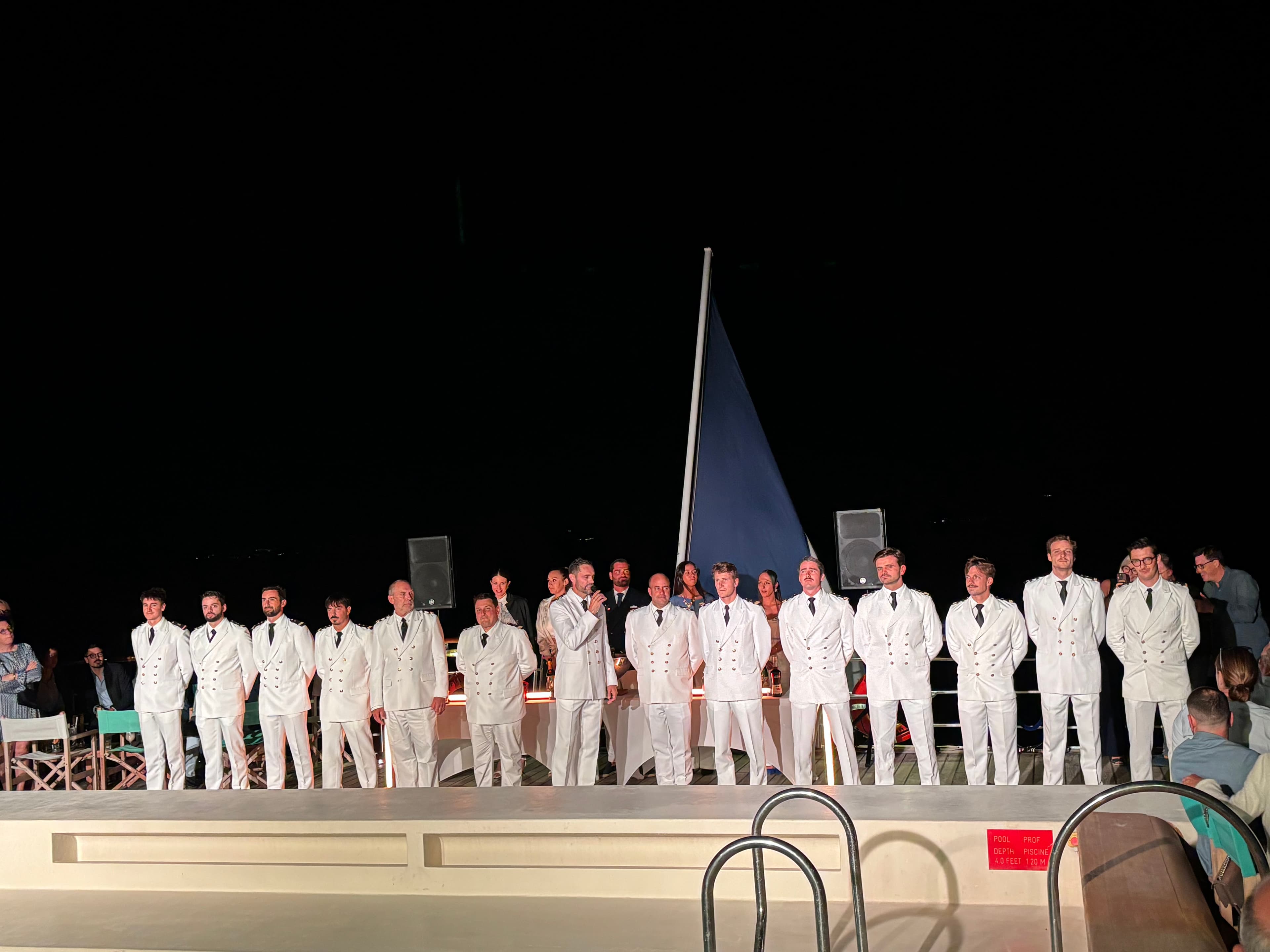 Photo 132 - Croisière Club Med 2 (blurred background)