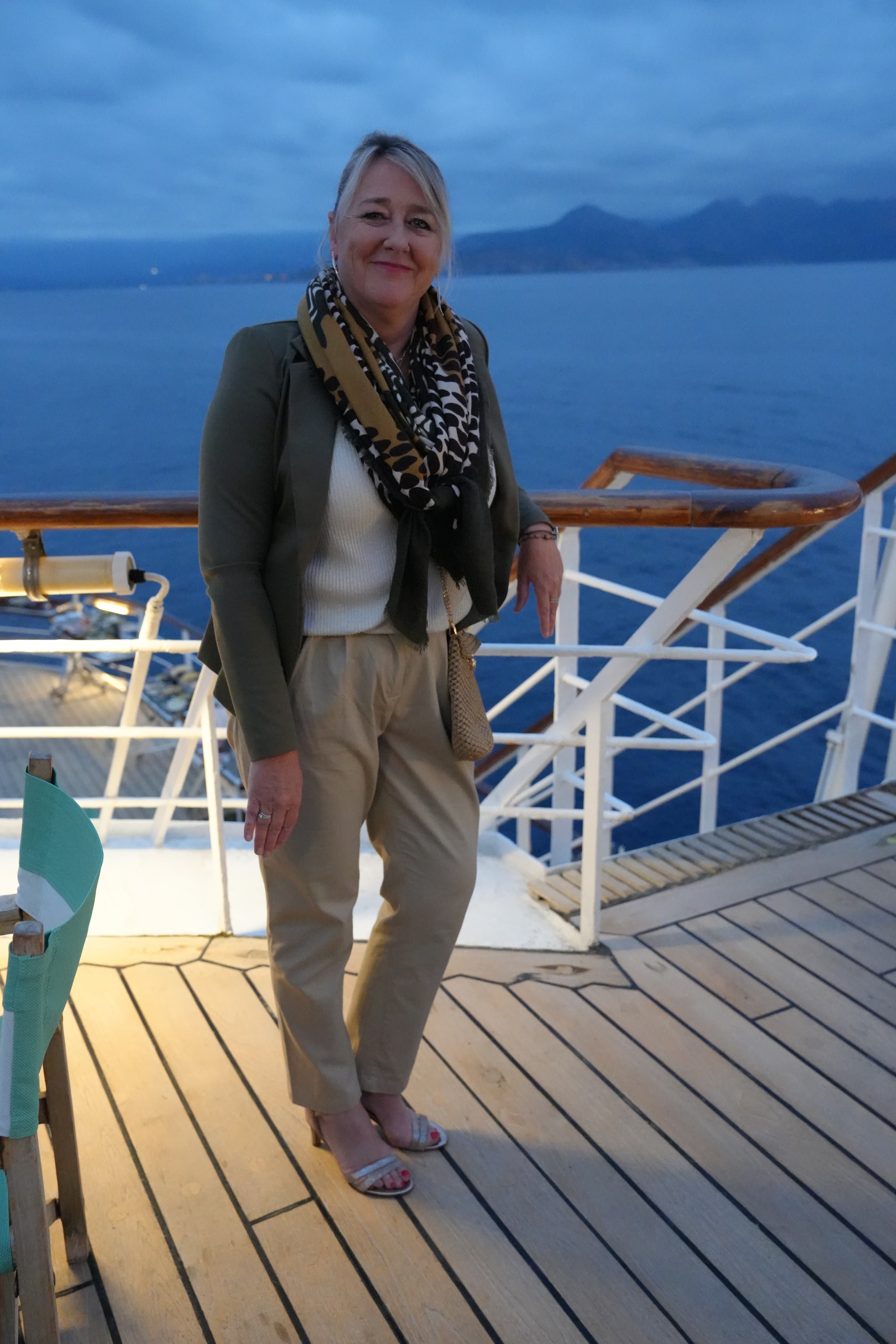 Photo 140 - Croisière Club Med 2 (blurred background)