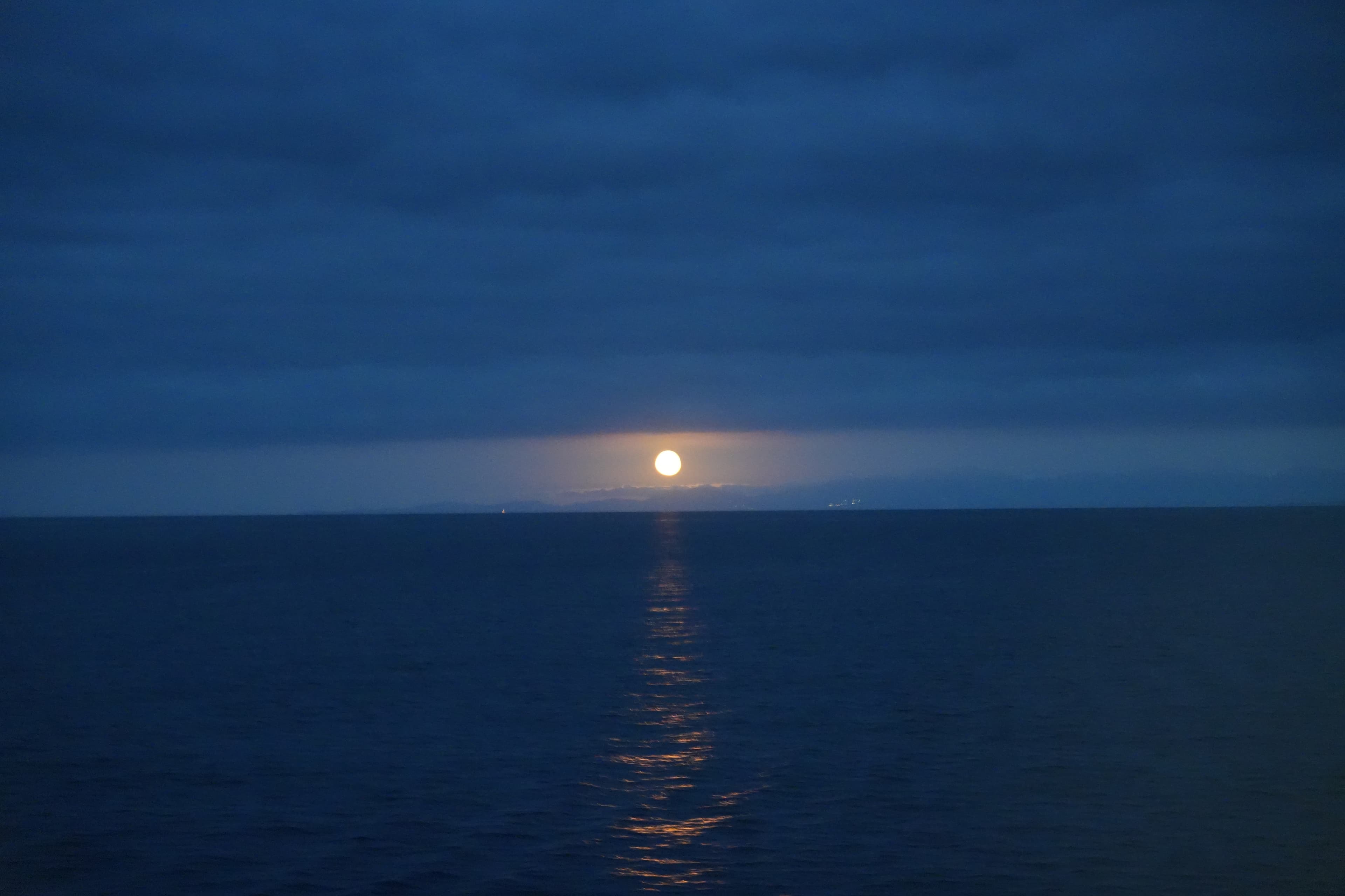 Photo 141 - Croisière Club Med 2 (blurred background)