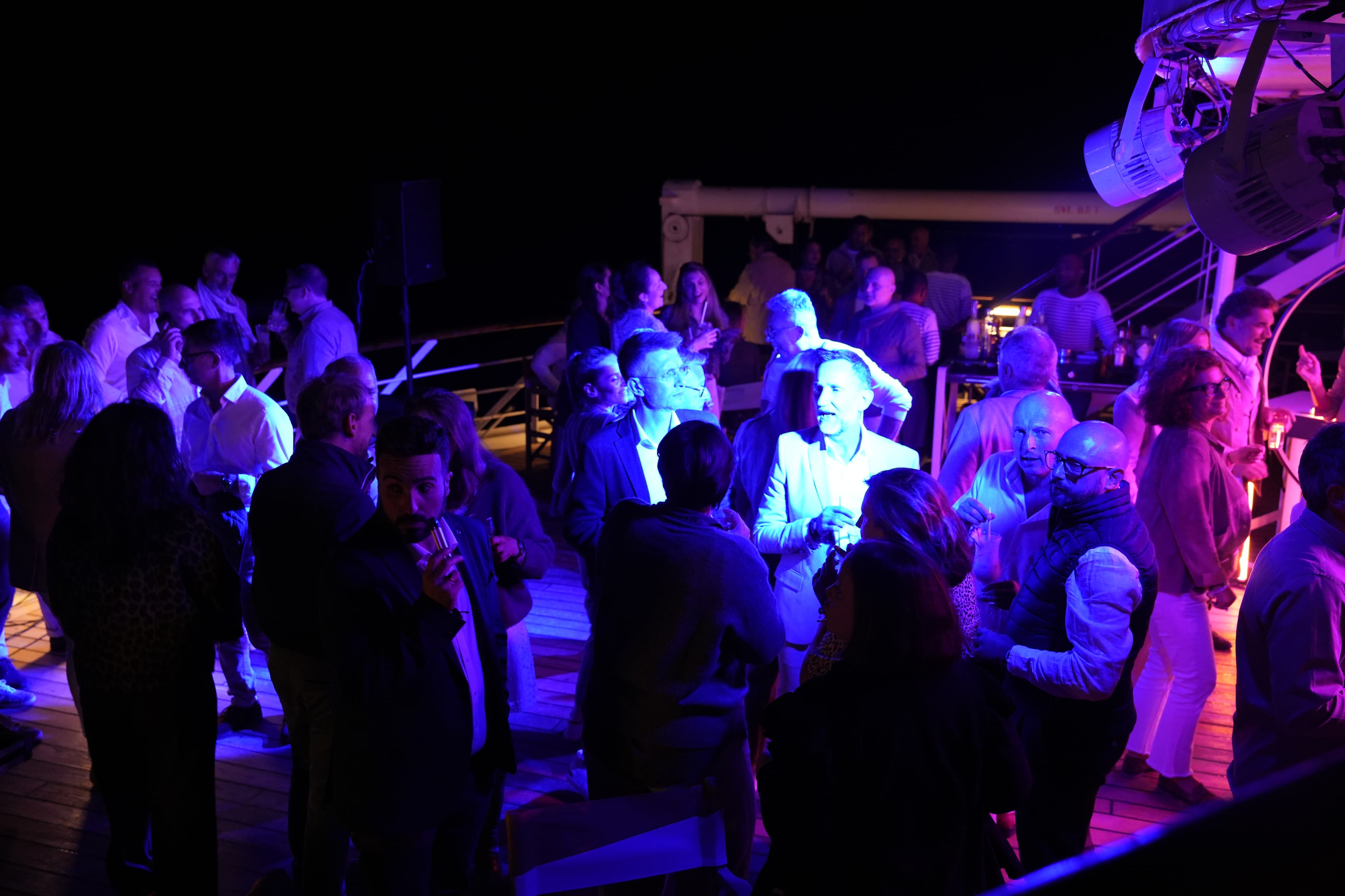 Photo 142 - Croisière Club Med 2 (blurred background)