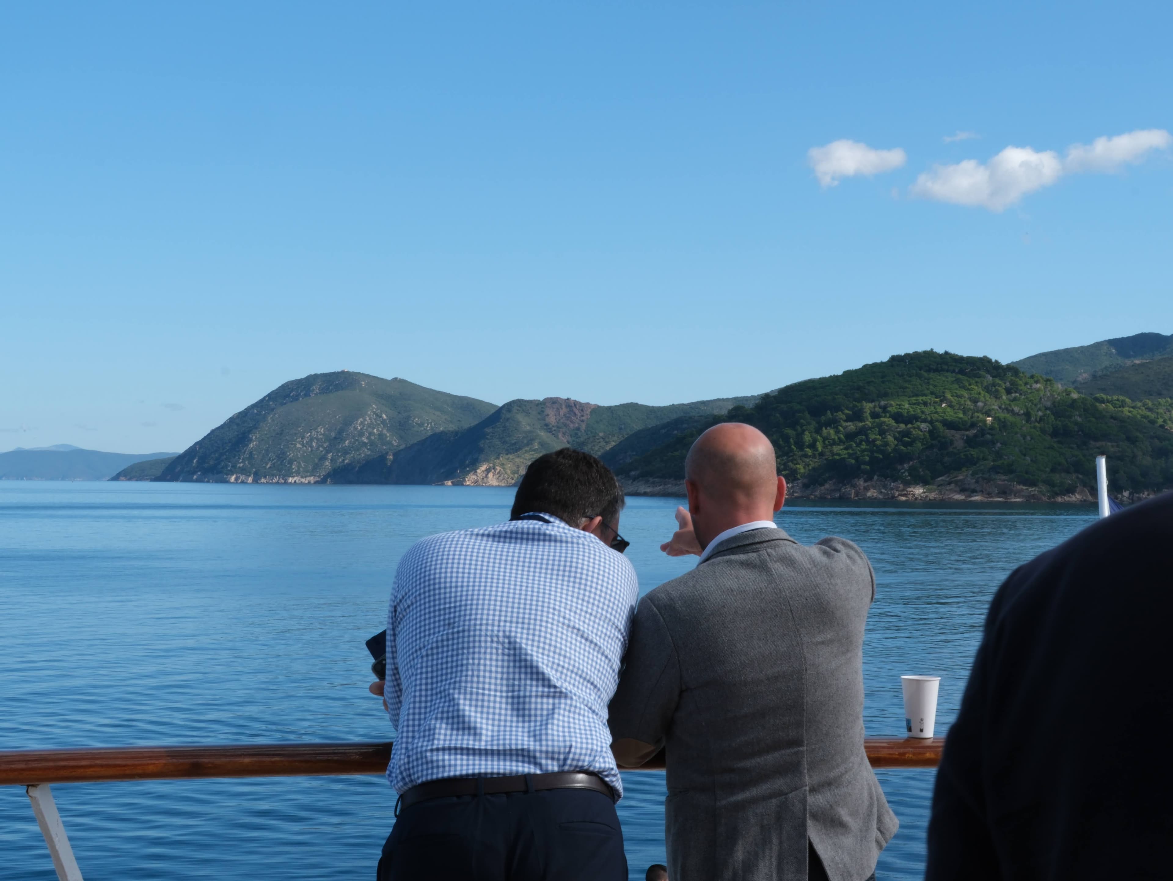 Photo 166 - Croisière Club Med 2 (blurred background)