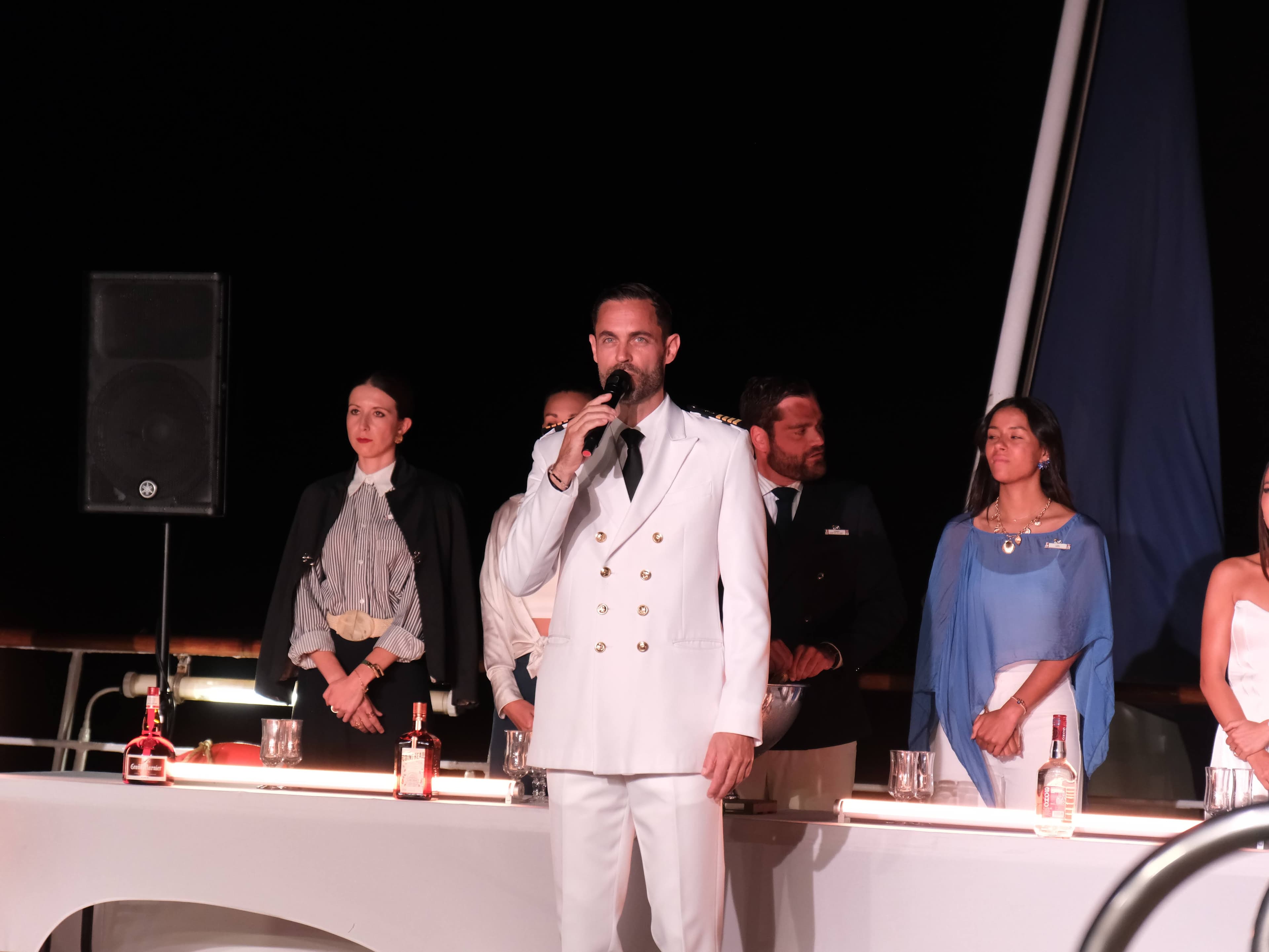 Photo 182 - Croisière Club Med 2 (blurred background)