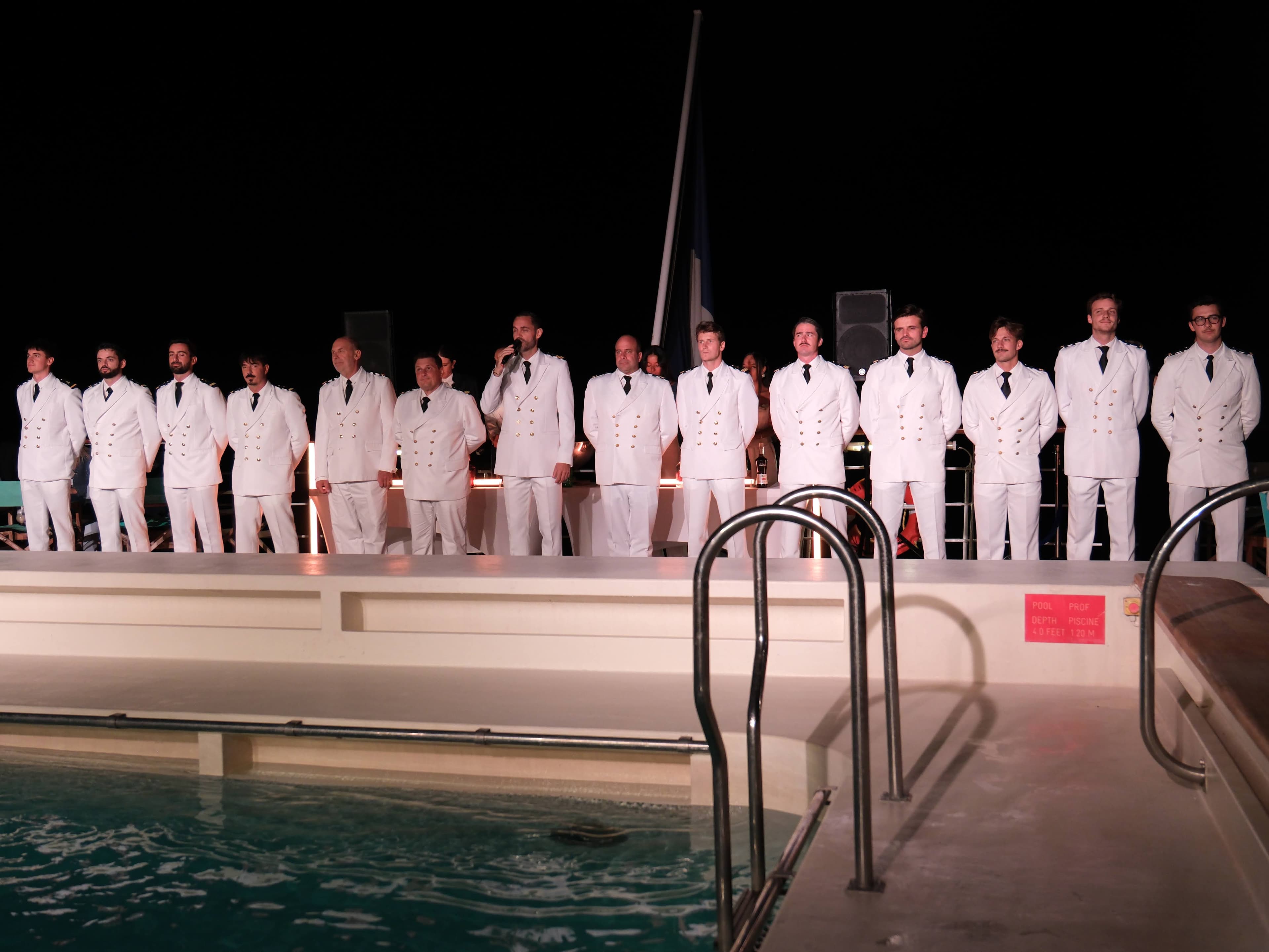 Photo 183 - Croisière Club Med 2 (blurred background)