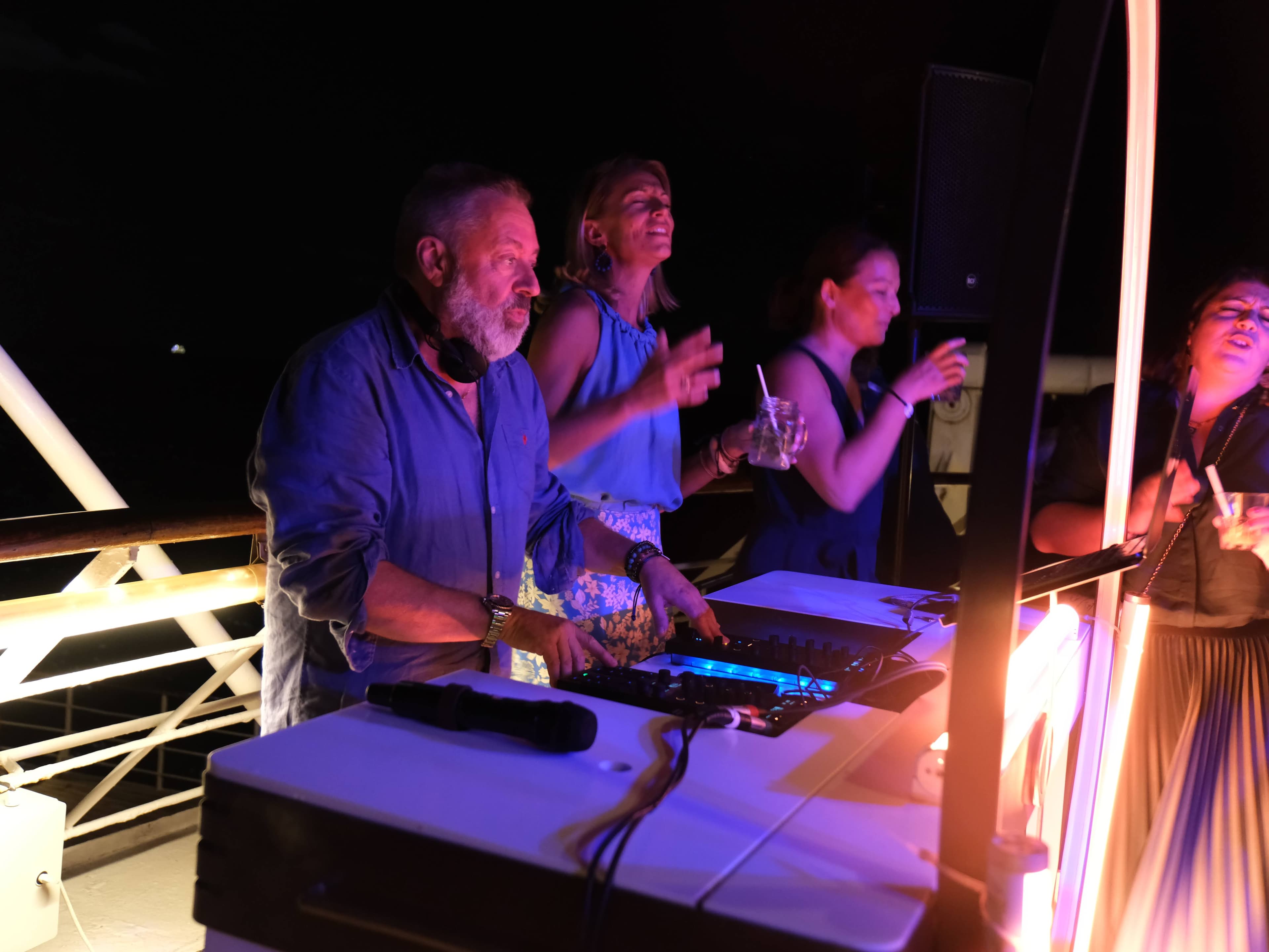 Photo 187 - Croisière Club Med 2 (blurred background)