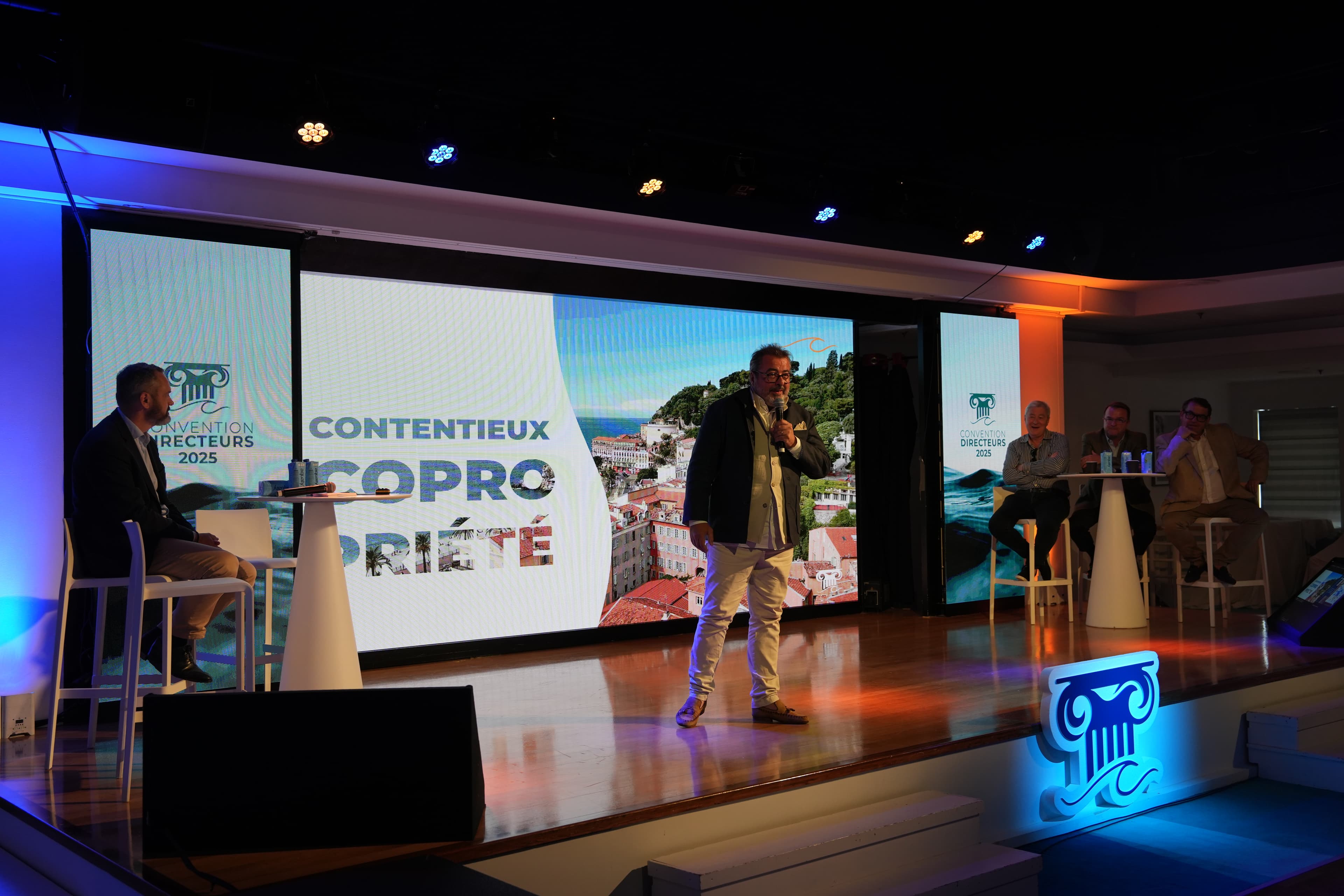 Photo 201 - Croisière Club Med 2 (blurred background)