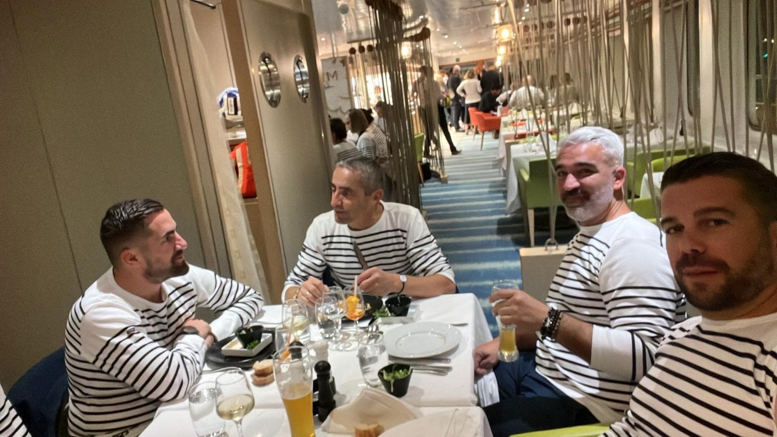 Photo 203 - Croisière Club Med 2 (blurred background)