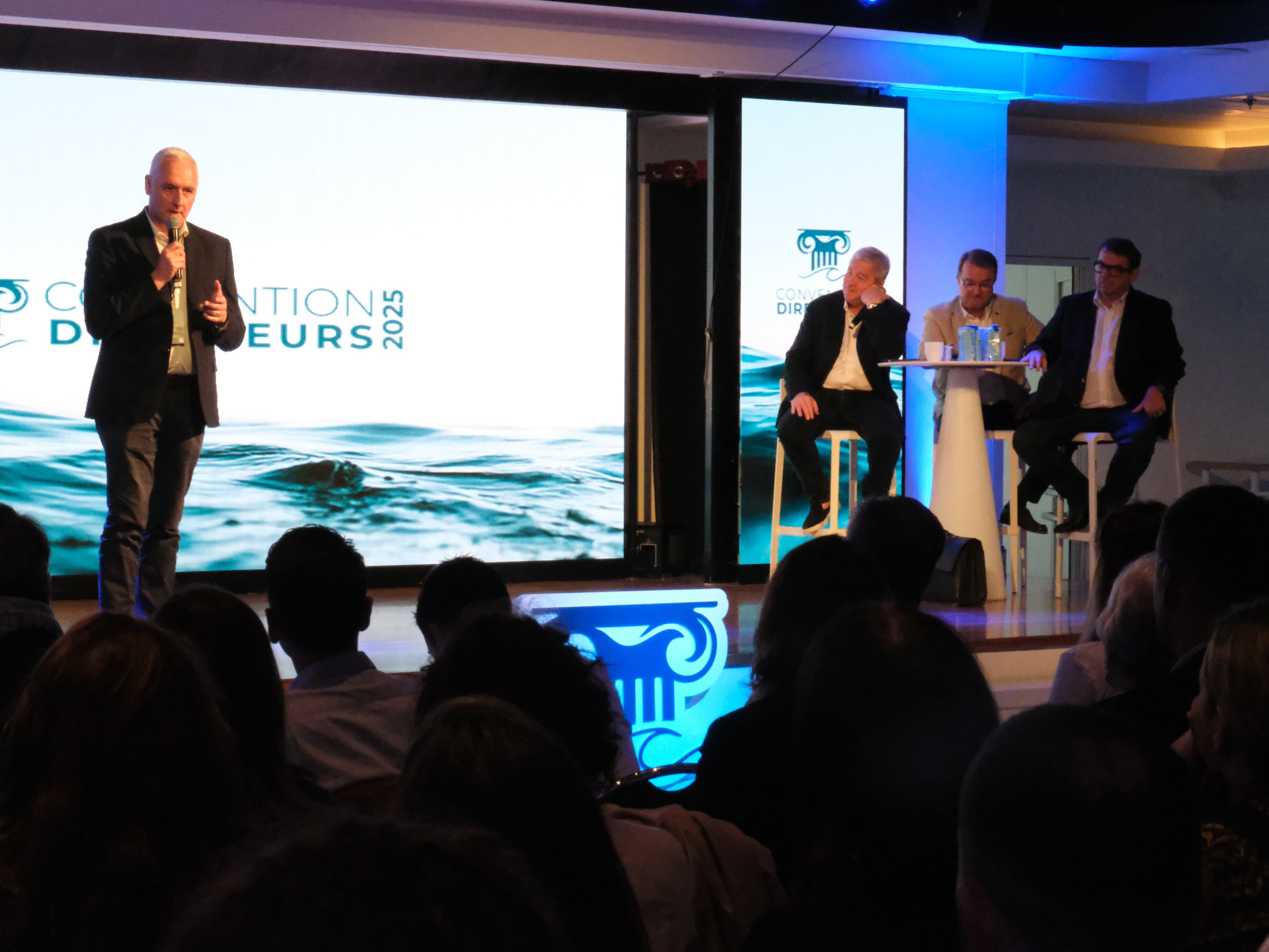 Photo 207 - Croisière Club Med 2 (blurred background)