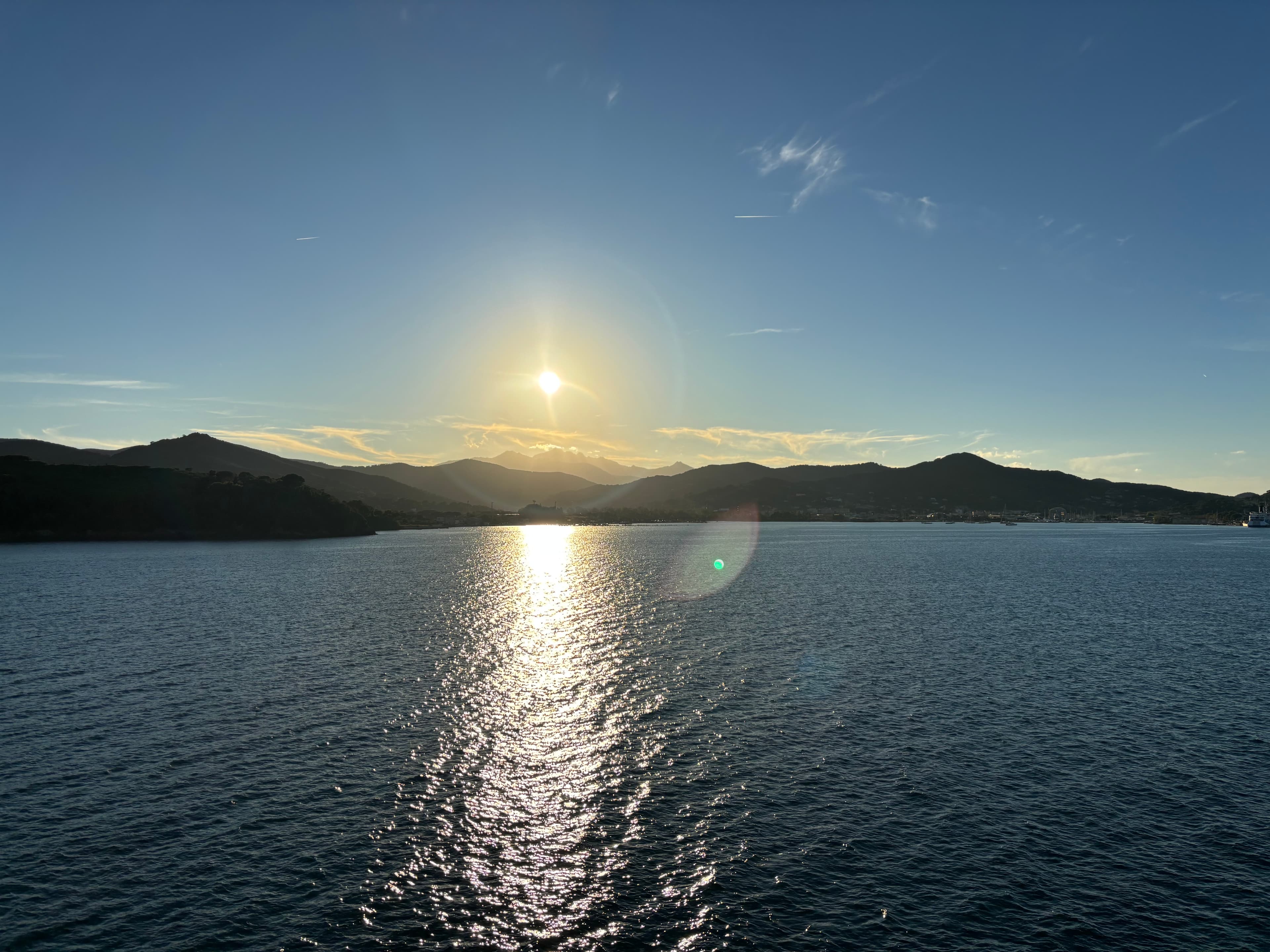 Photo 219 - Croisière Club Med 2 (blurred background)