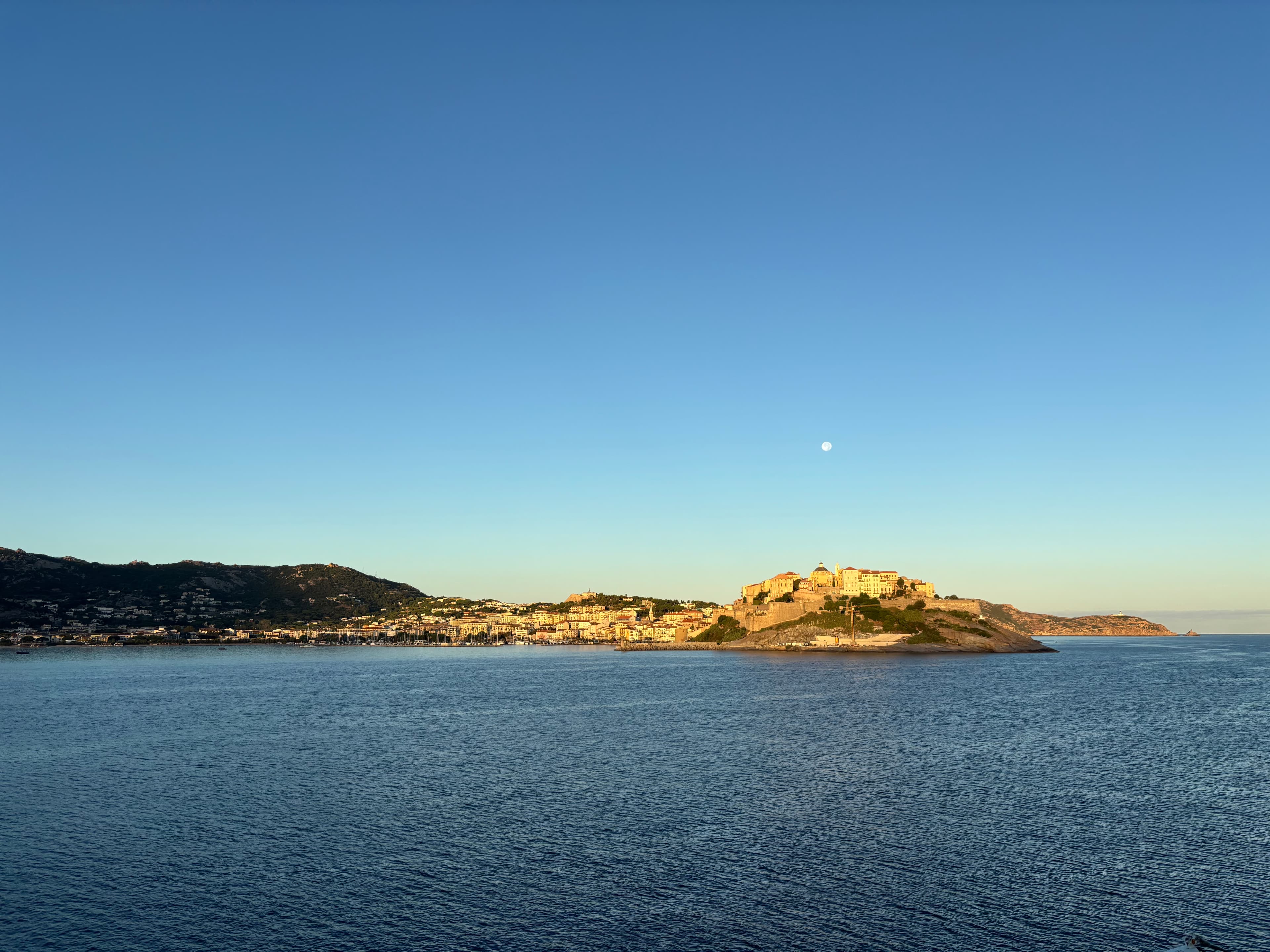 Photo 224 - Croisière Club Med 2 (blurred background)