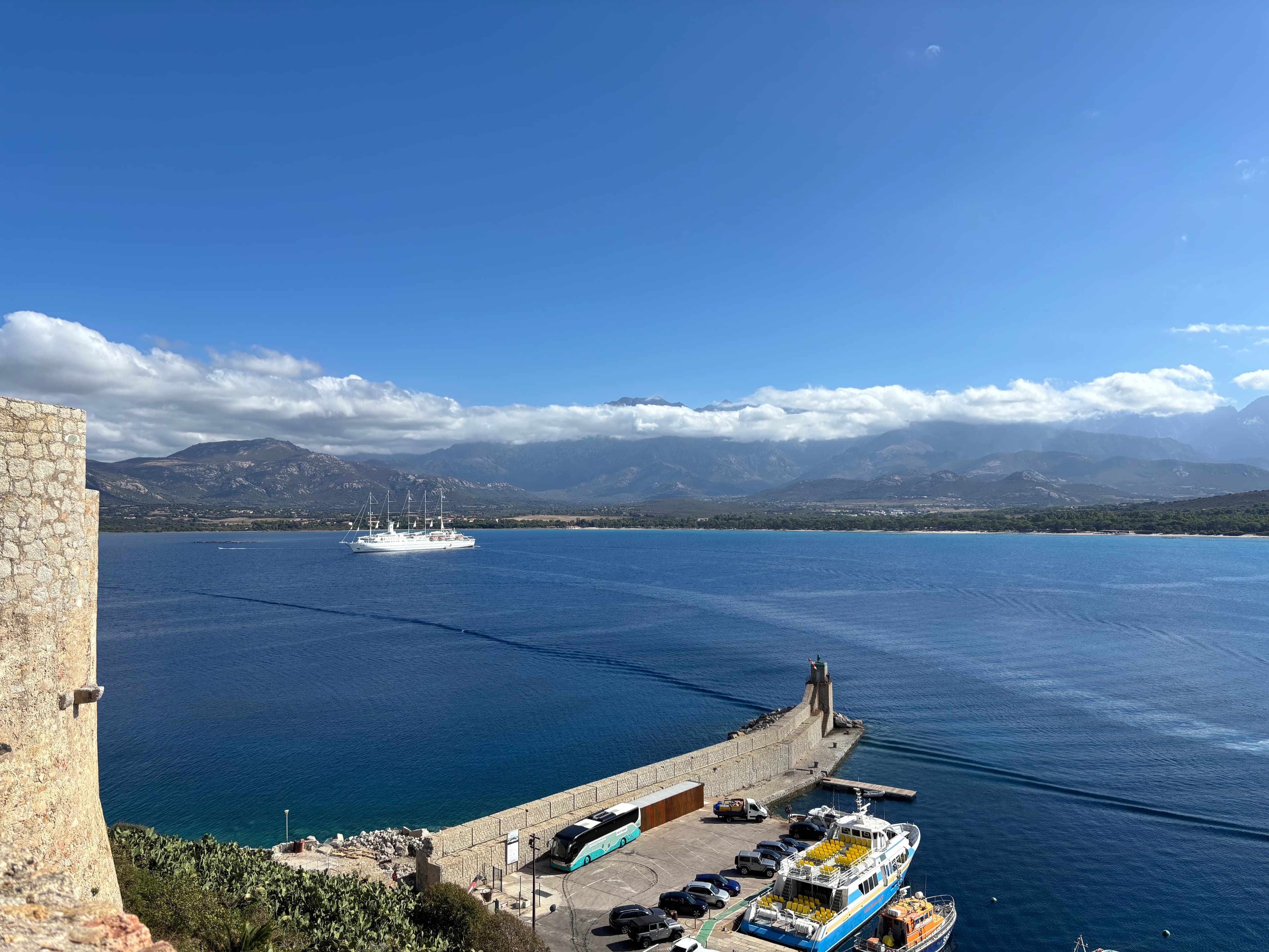 Photo 227 - Croisière Club Med 2 (blurred background)