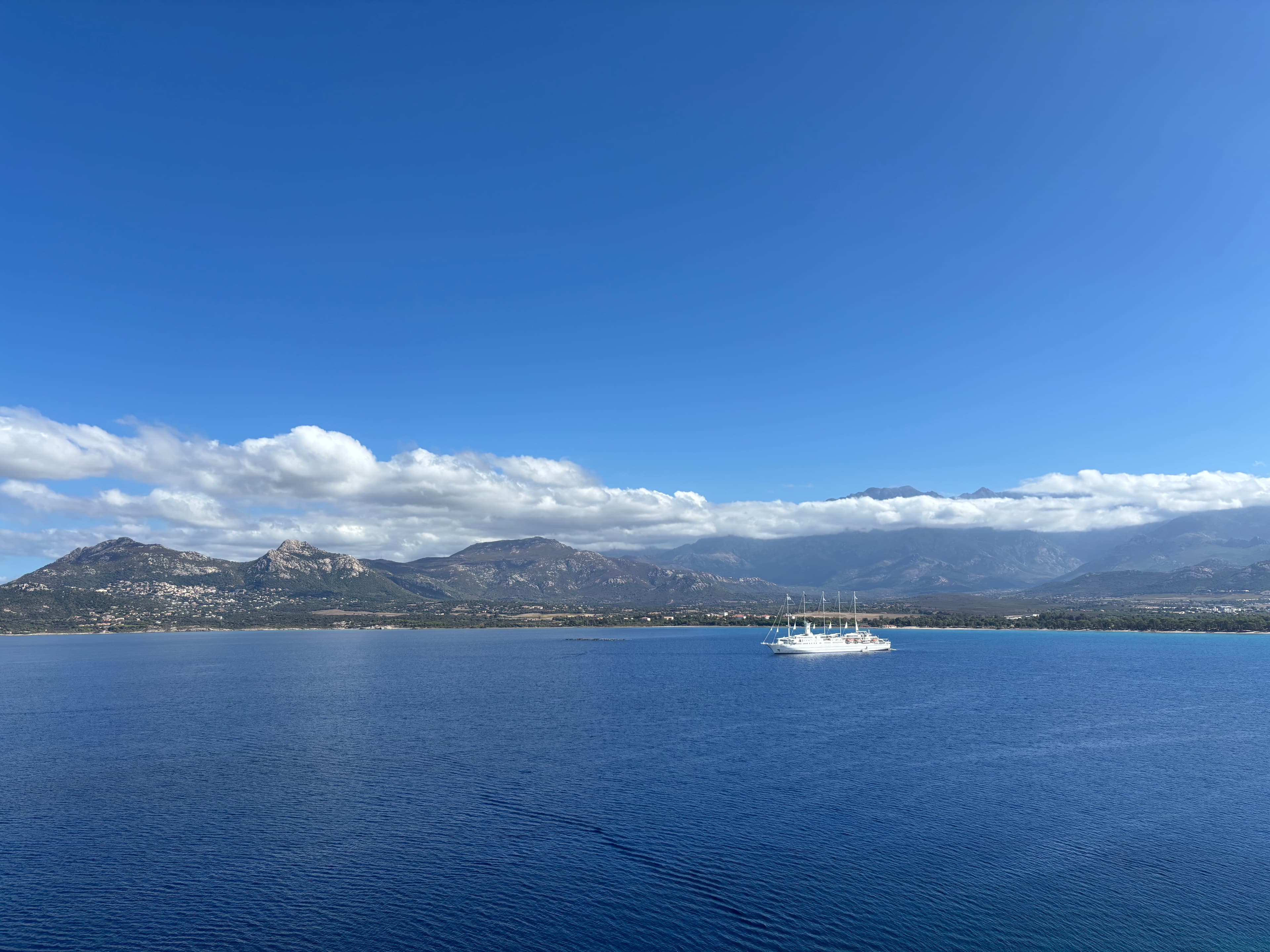 Photo 228 - Croisière Club Med 2 (blurred background)