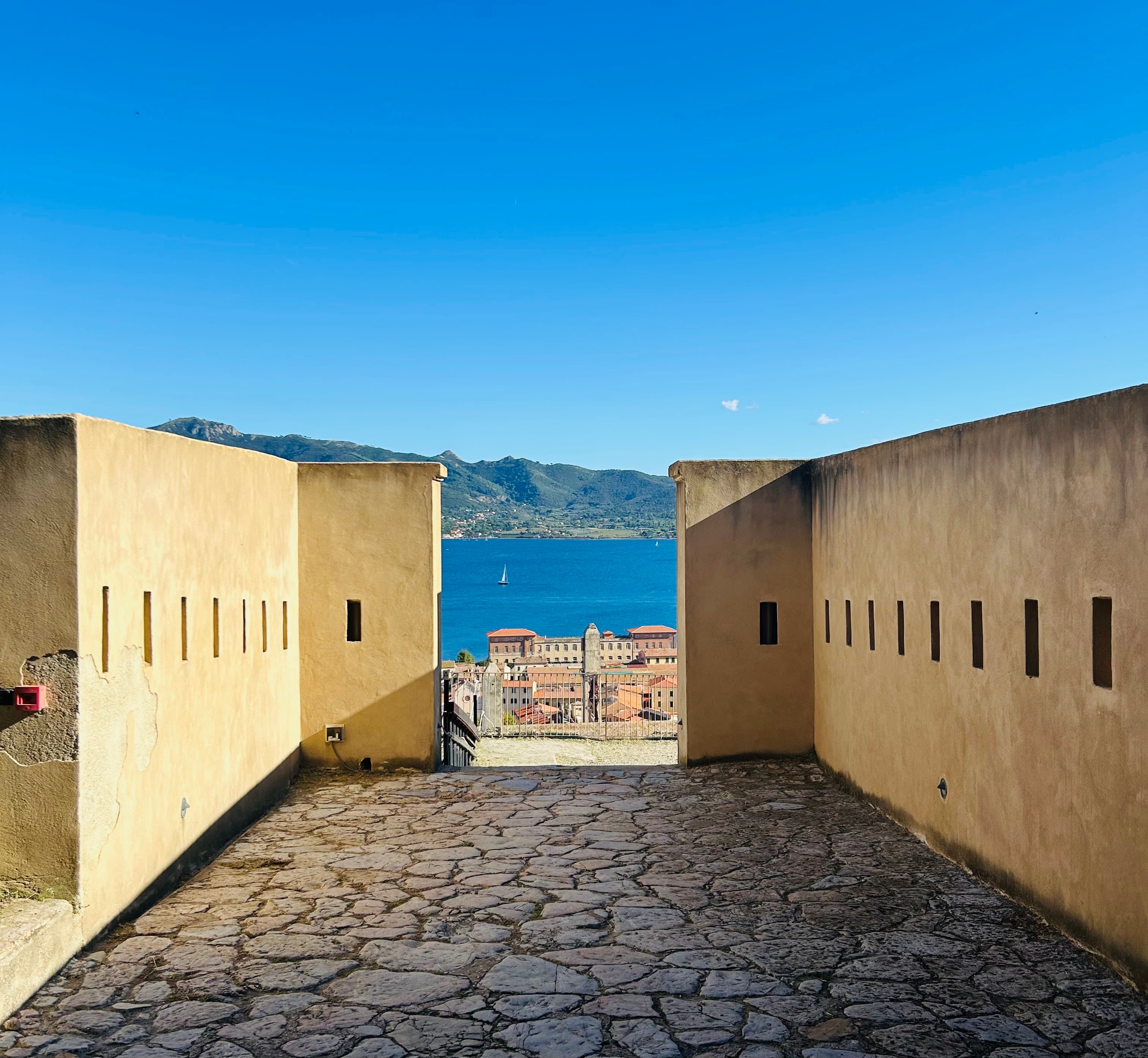 Photo 236 - Croisière Club Med 2 (blurred background)