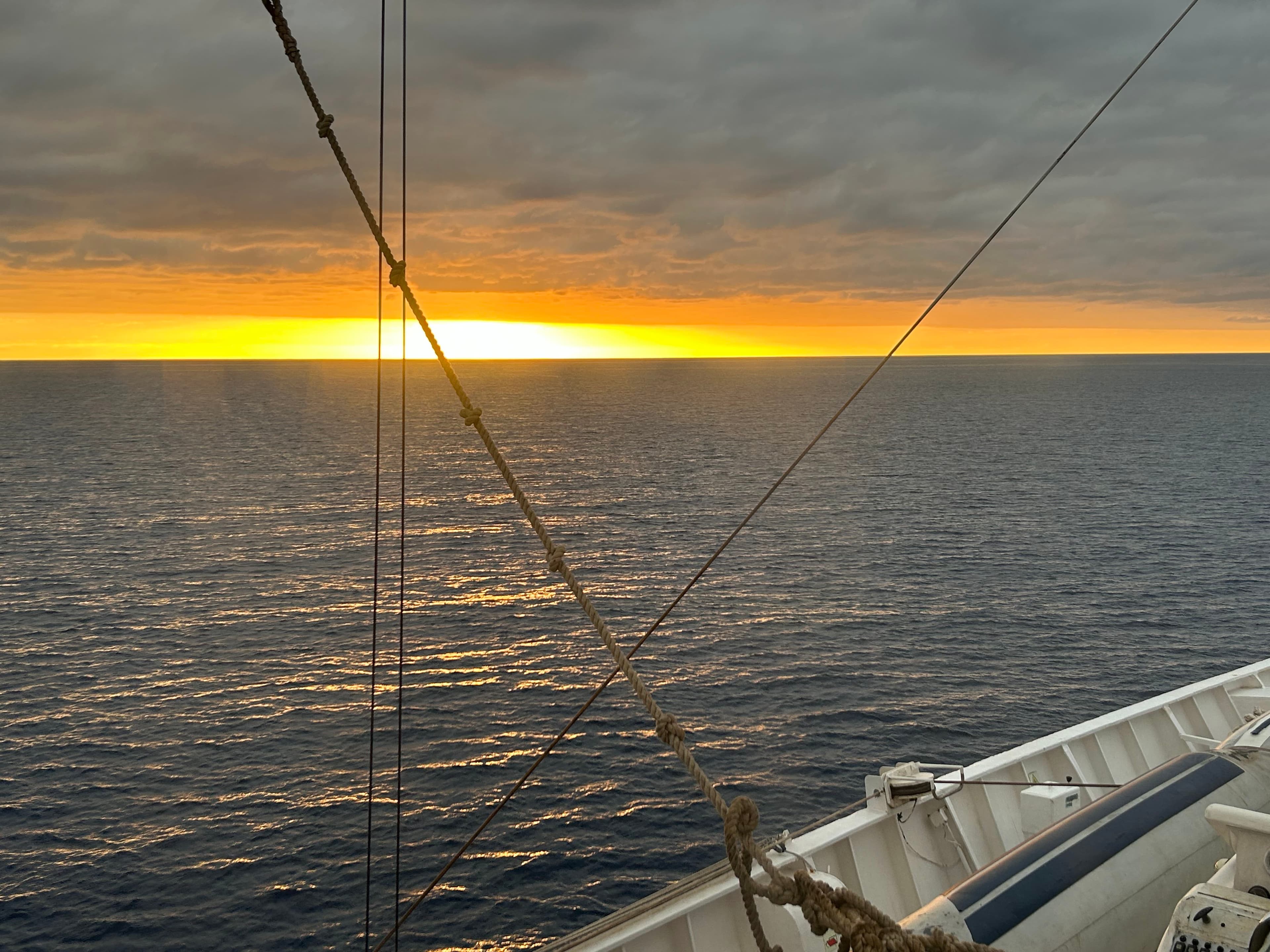 Photo 239 - Croisière Club Med 2 (blurred background)