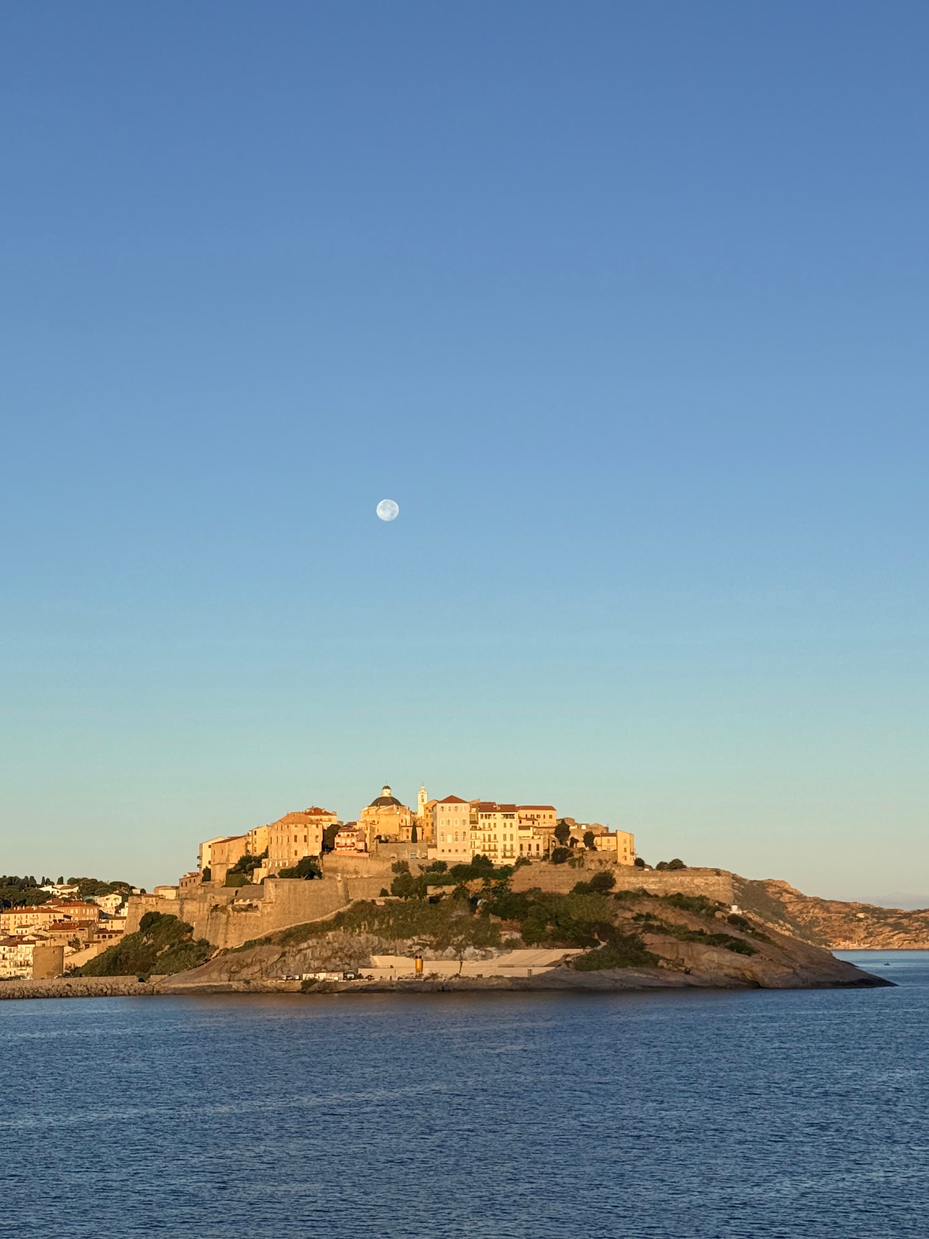 Photo 257 - Croisière Club Med 2 (blurred background)