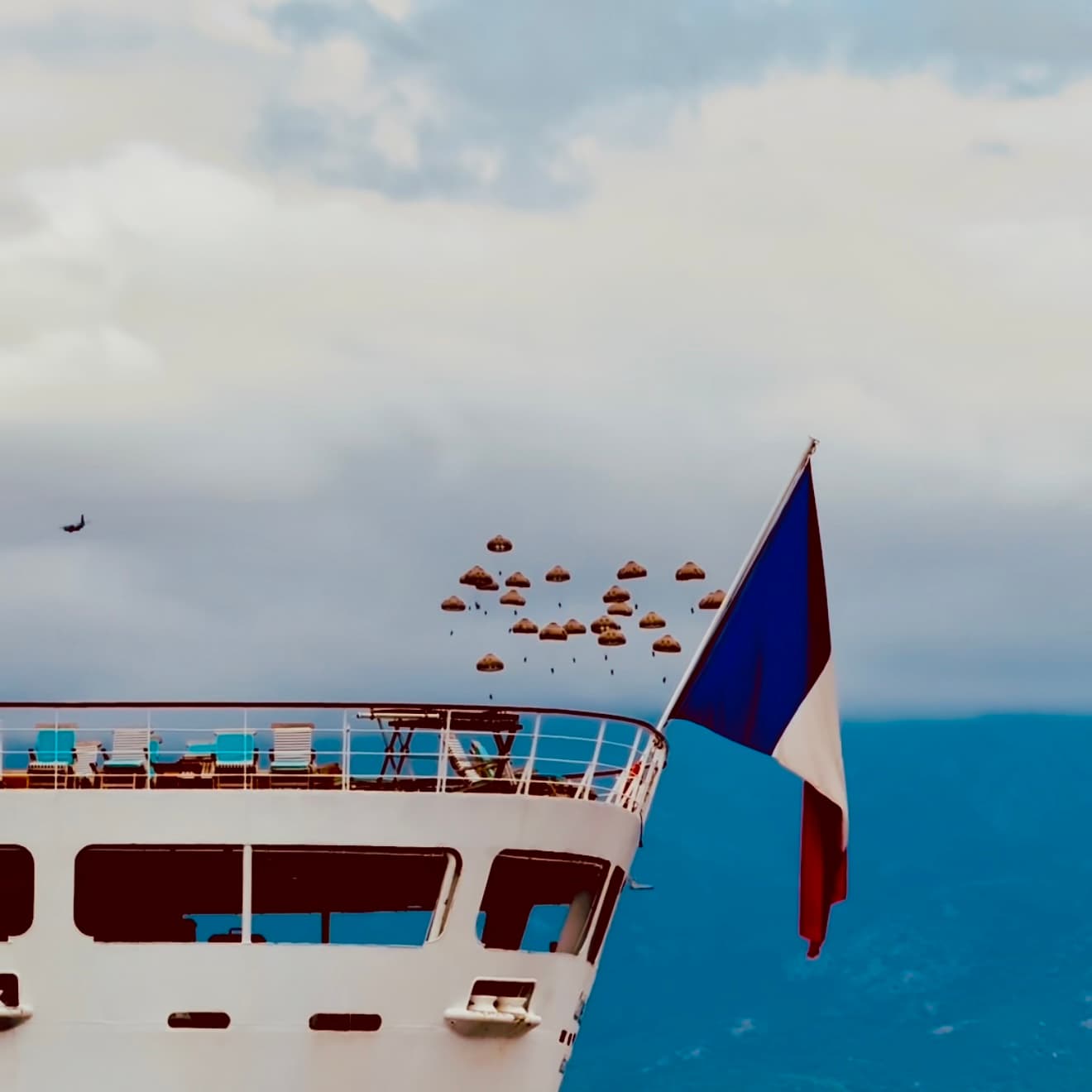 Photo 262 - Croisière Club Med 2 (blurred background)