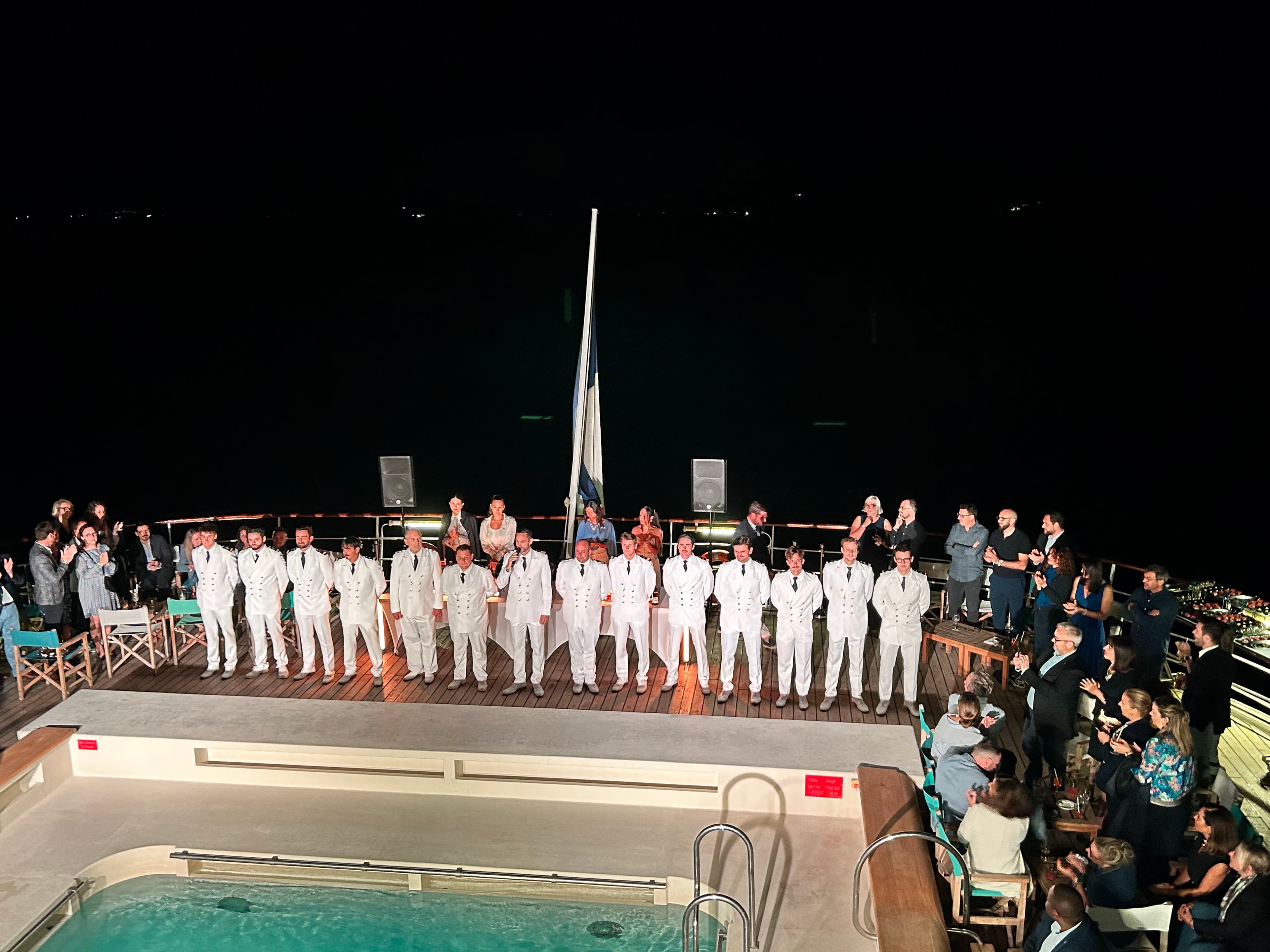 Photo 282 - Croisière Club Med 2 (blurred background)