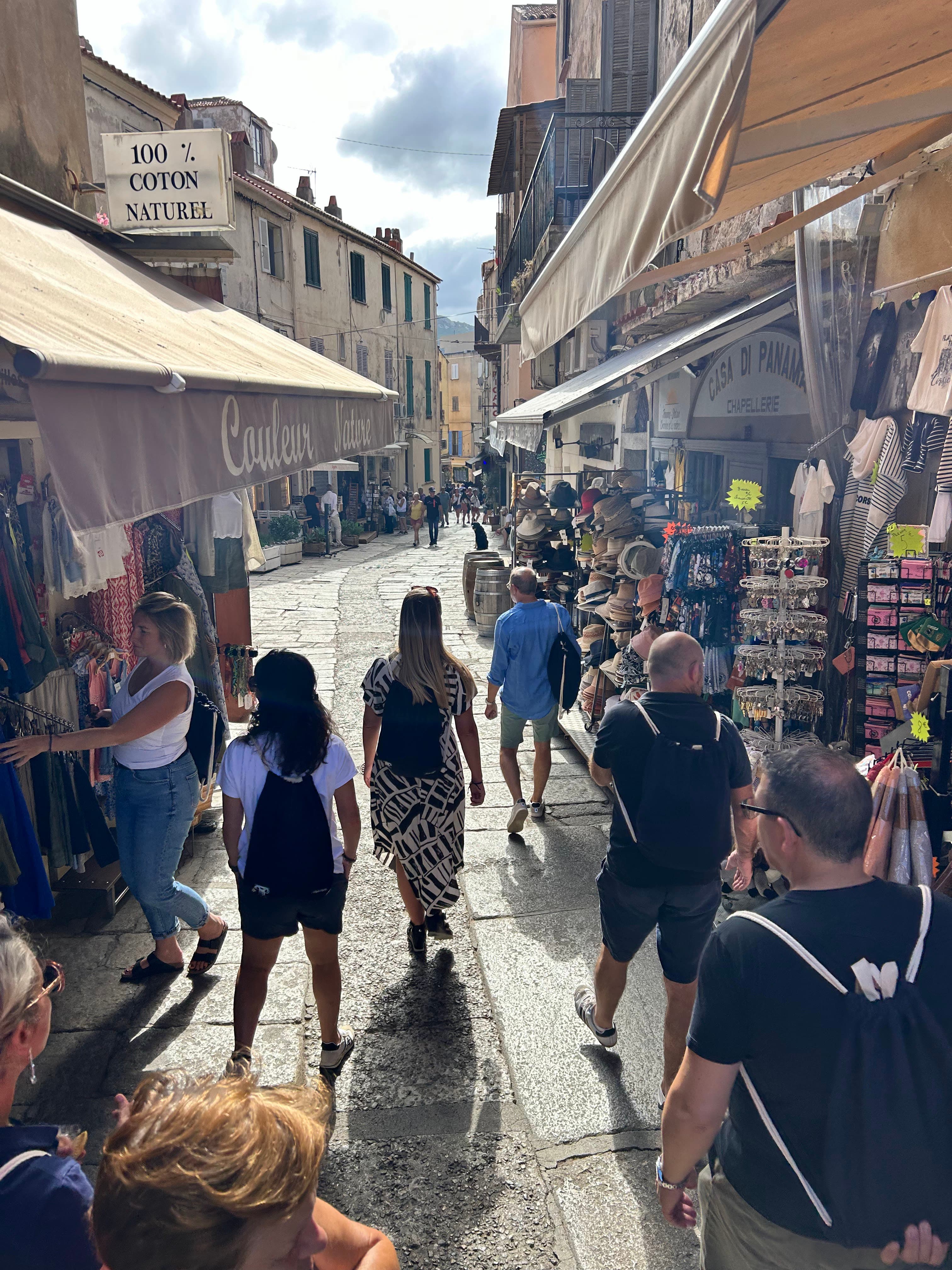 Photo 288 - Croisière Club Med 2 (blurred background)