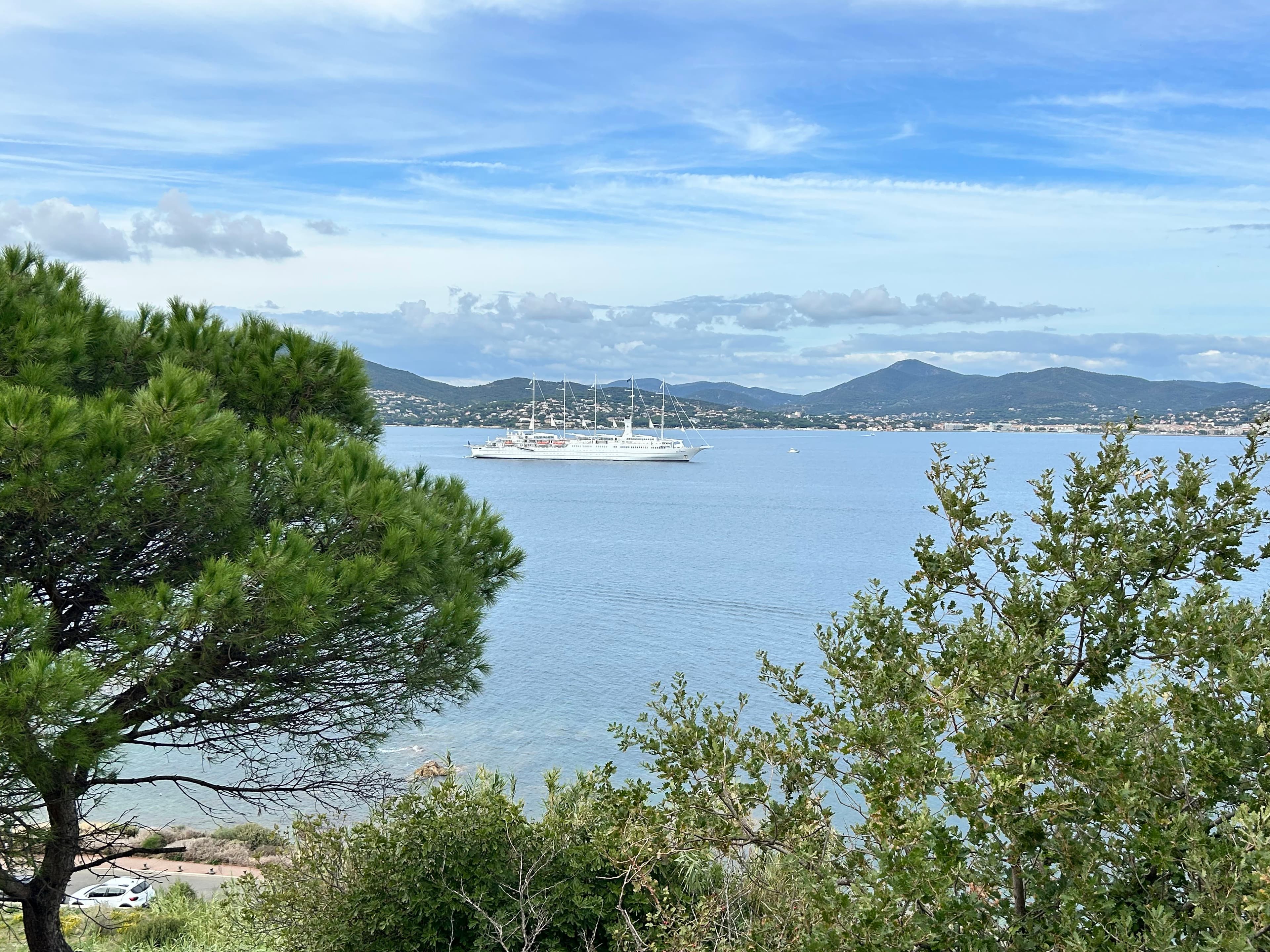 Photo 290 - Croisière Club Med 2 (blurred background)