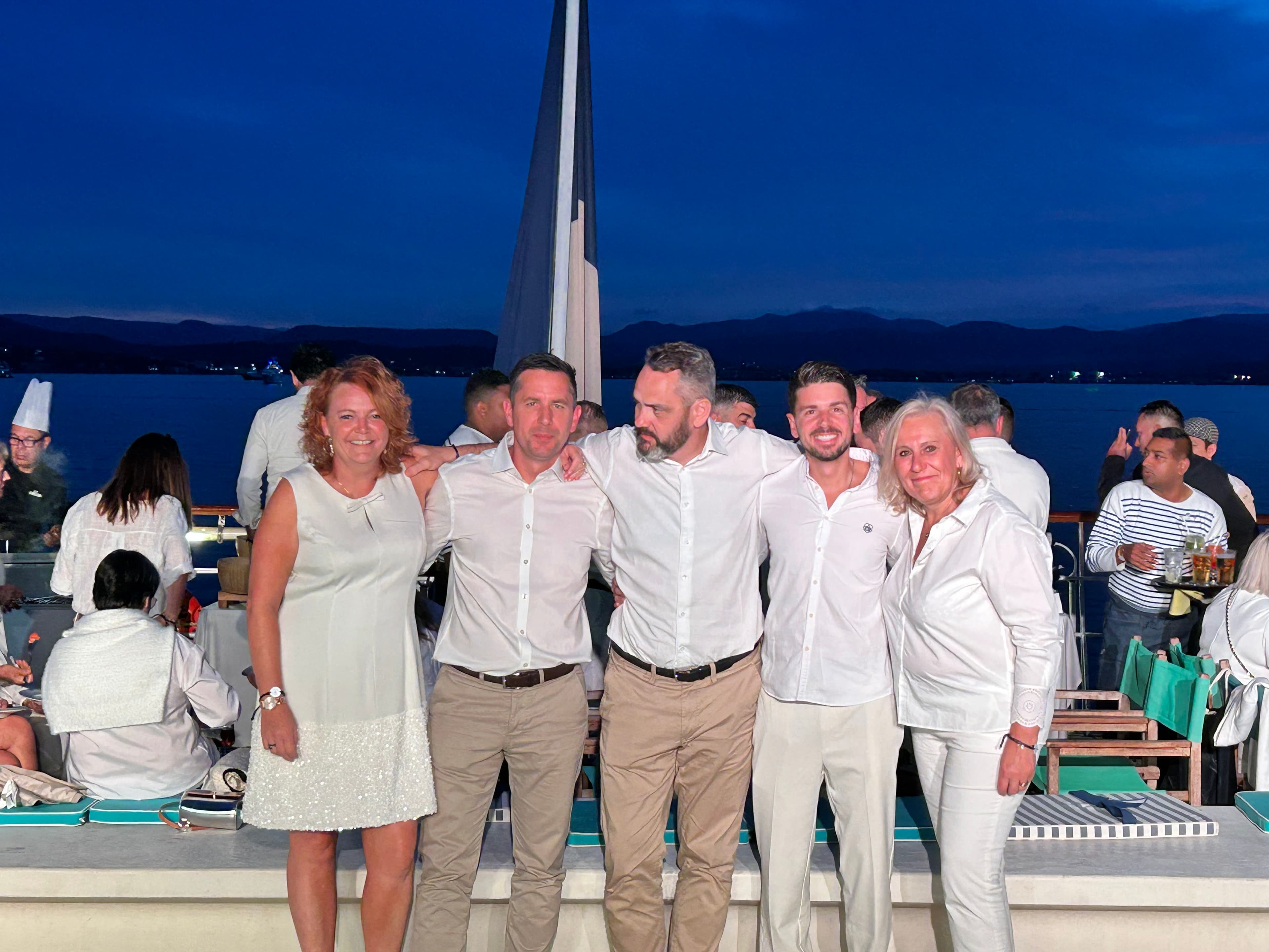 Photo 296 - Croisière Club Med 2 (blurred background)