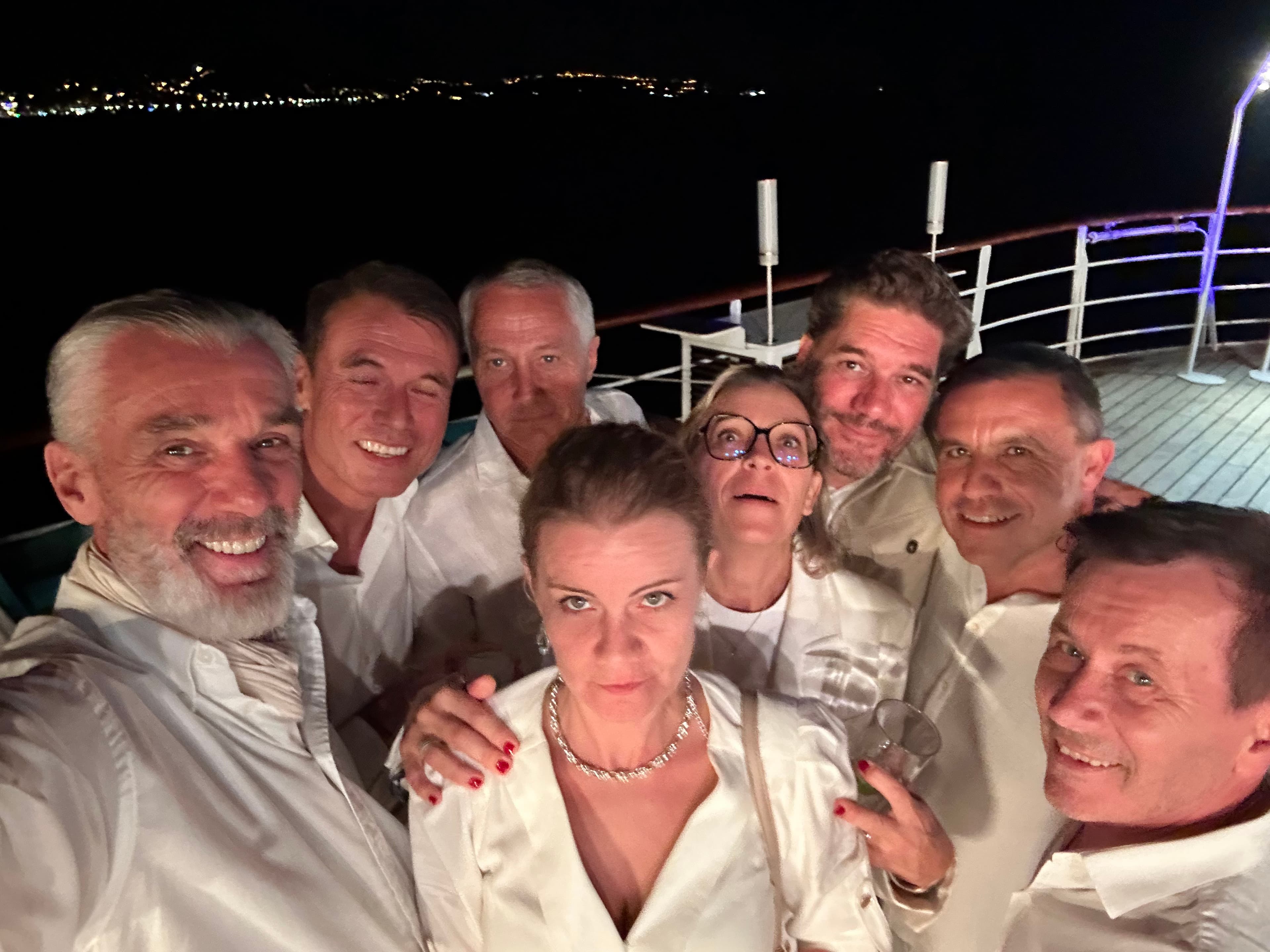 Photo 303 - Croisière Club Med 2 (blurred background)