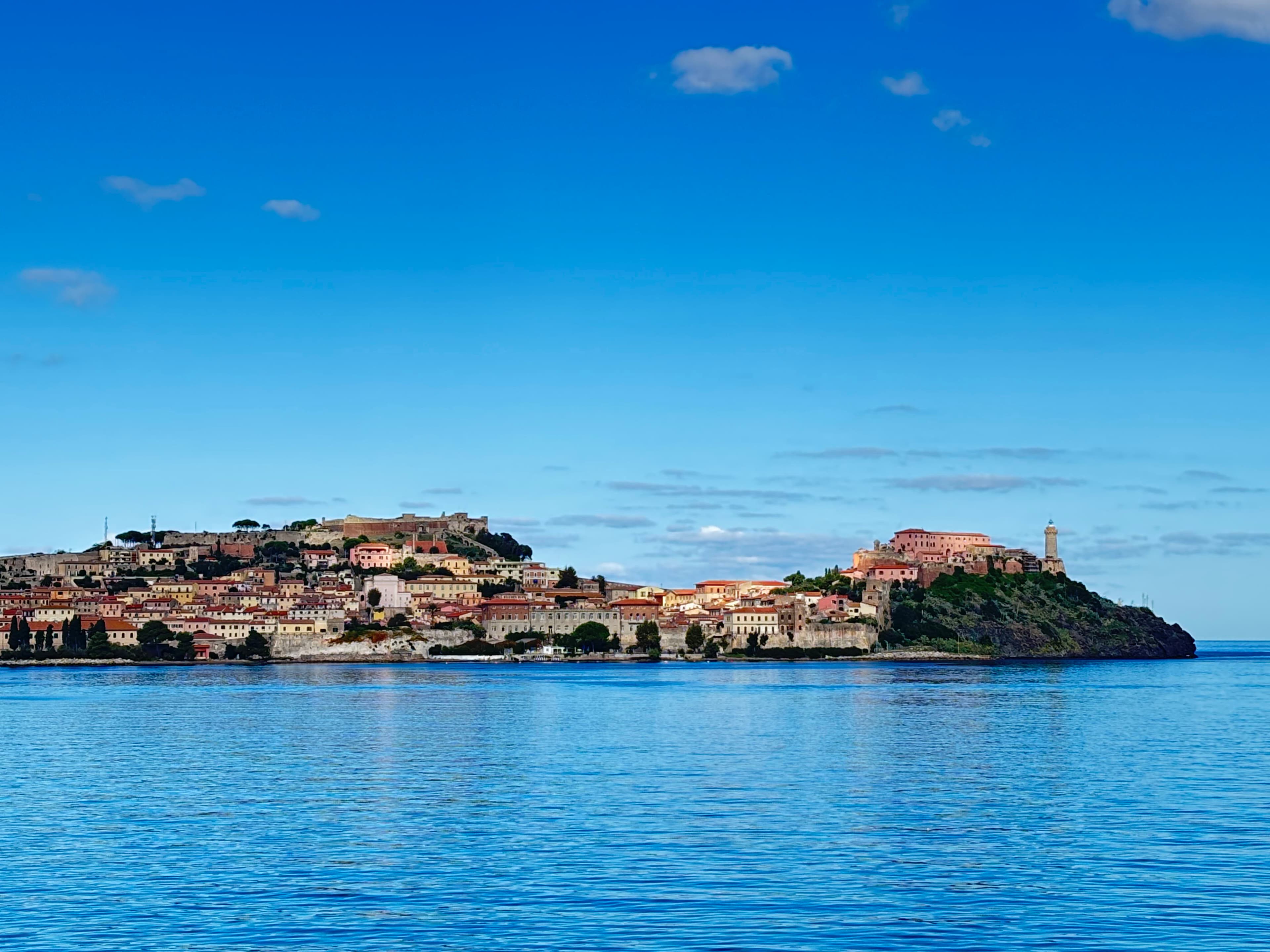 Photo 308 - Croisière Club Med 2 (blurred background)