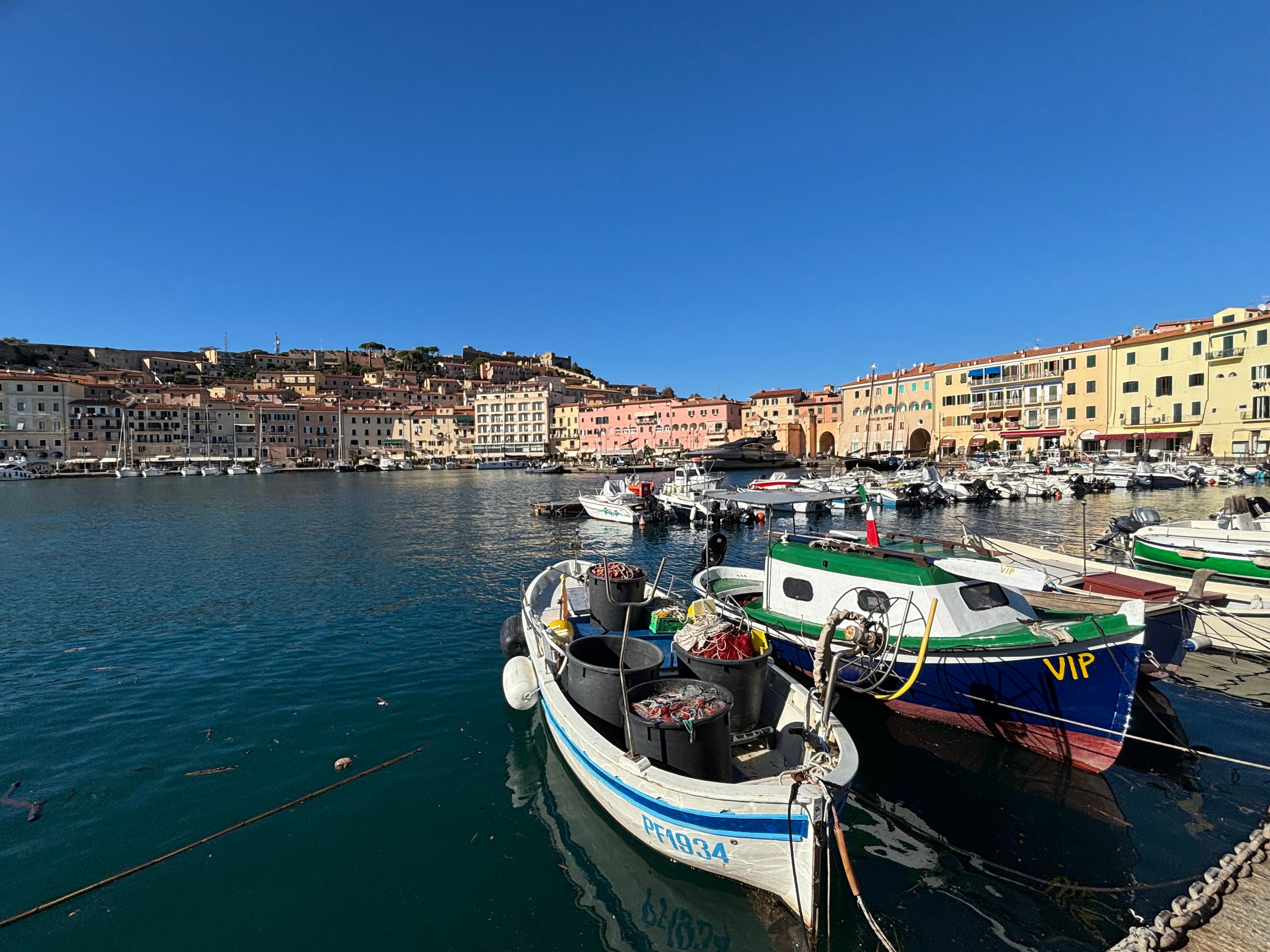 Photo 313 - Croisière Club Med 2 (blurred background)