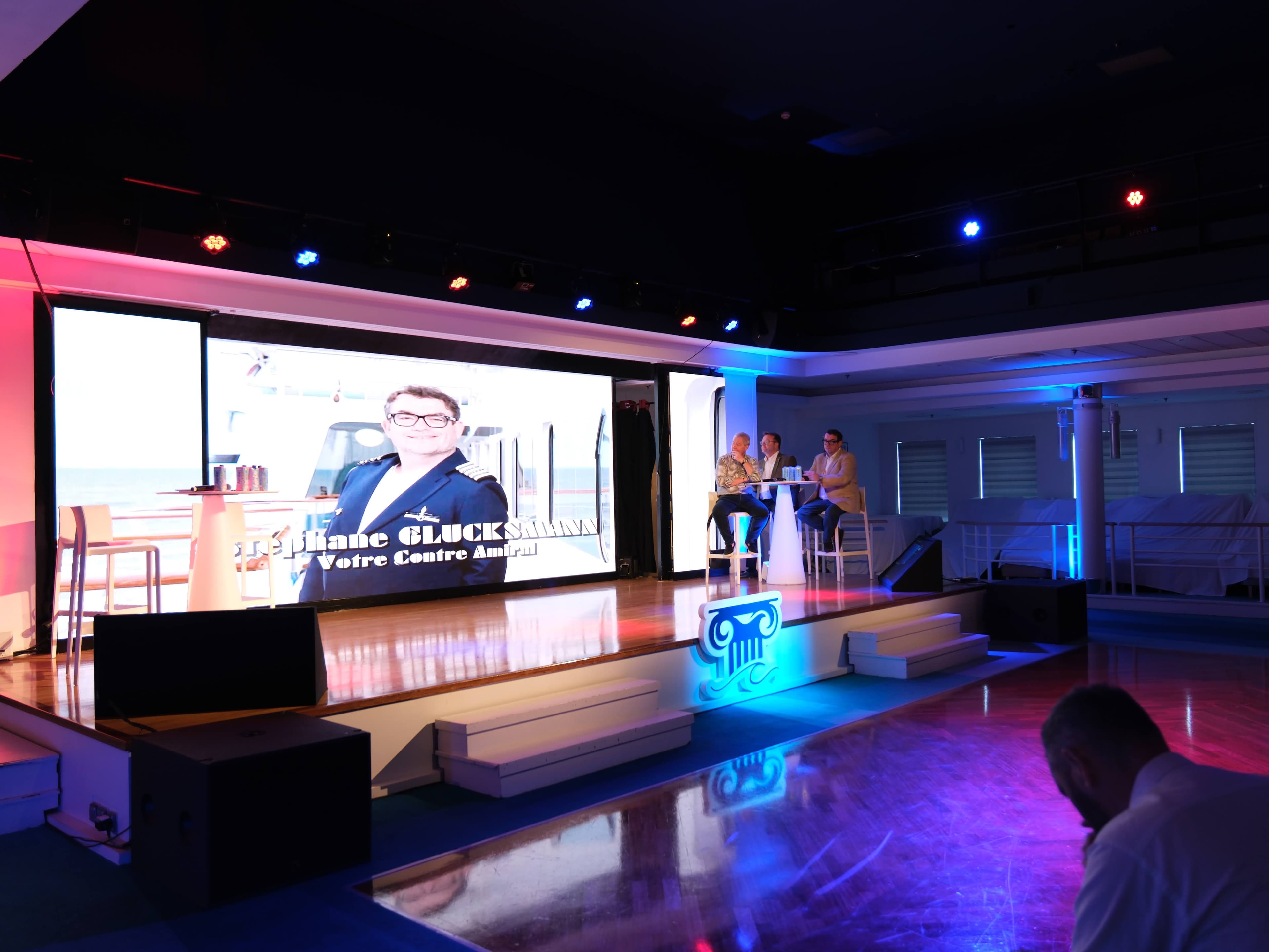 Photo 324 - Croisière Club Med 2 (blurred background)