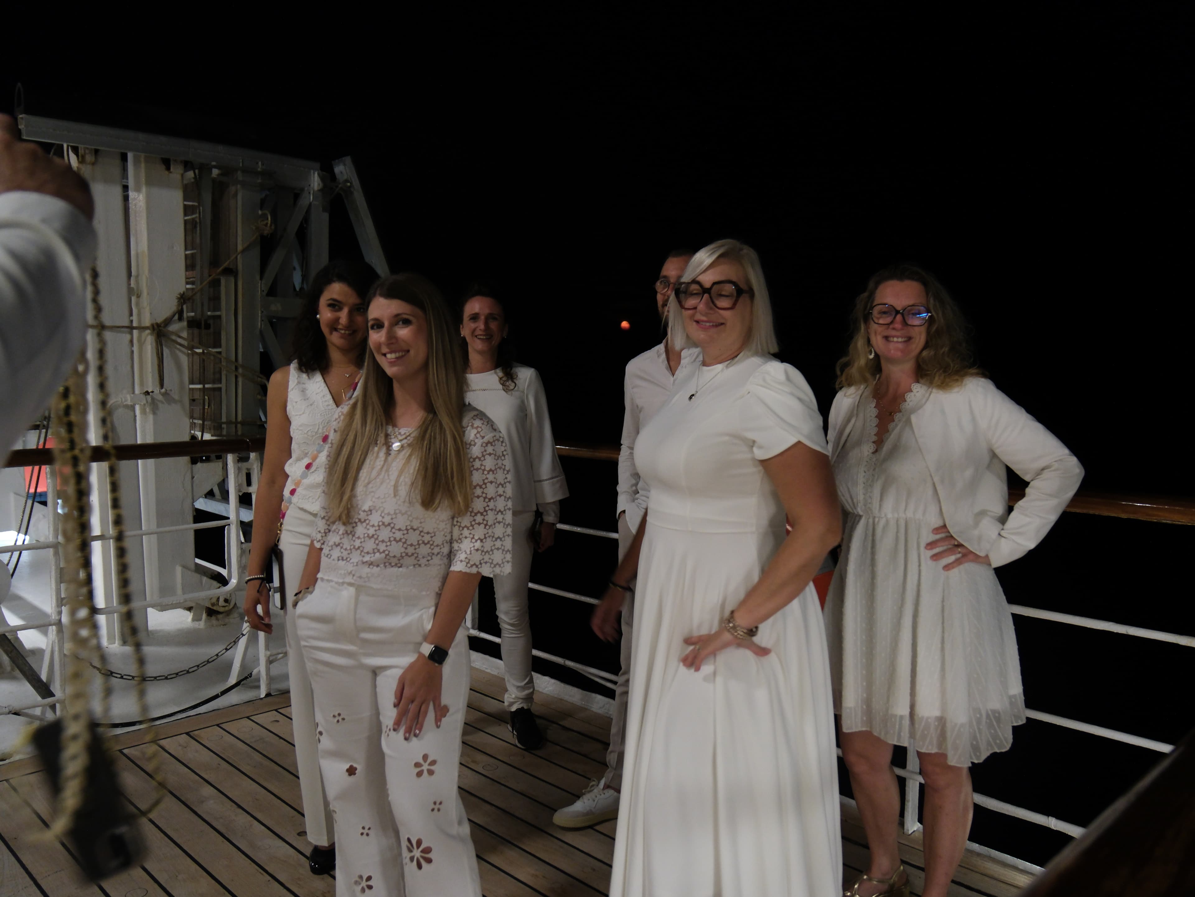 Photo 329 - Croisière Club Med 2 (blurred background)