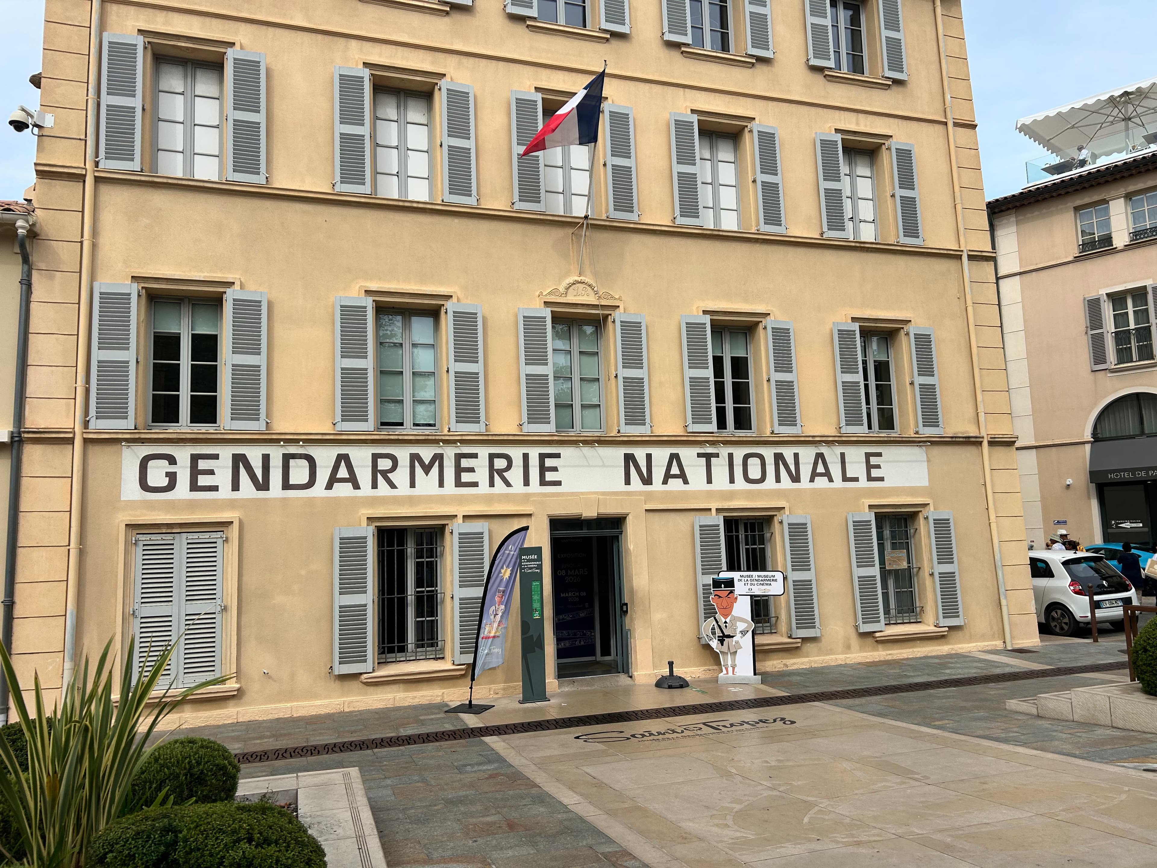 Photo 337 - Croisière Club Med 2 (blurred background)